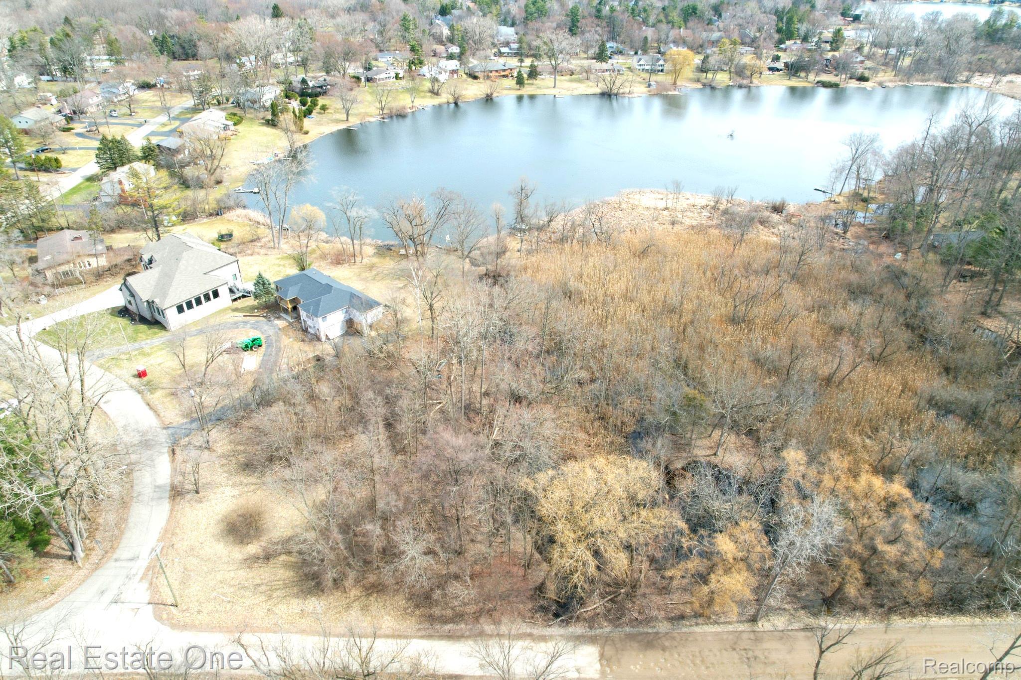 2636 Bay Drive Property Photo 1