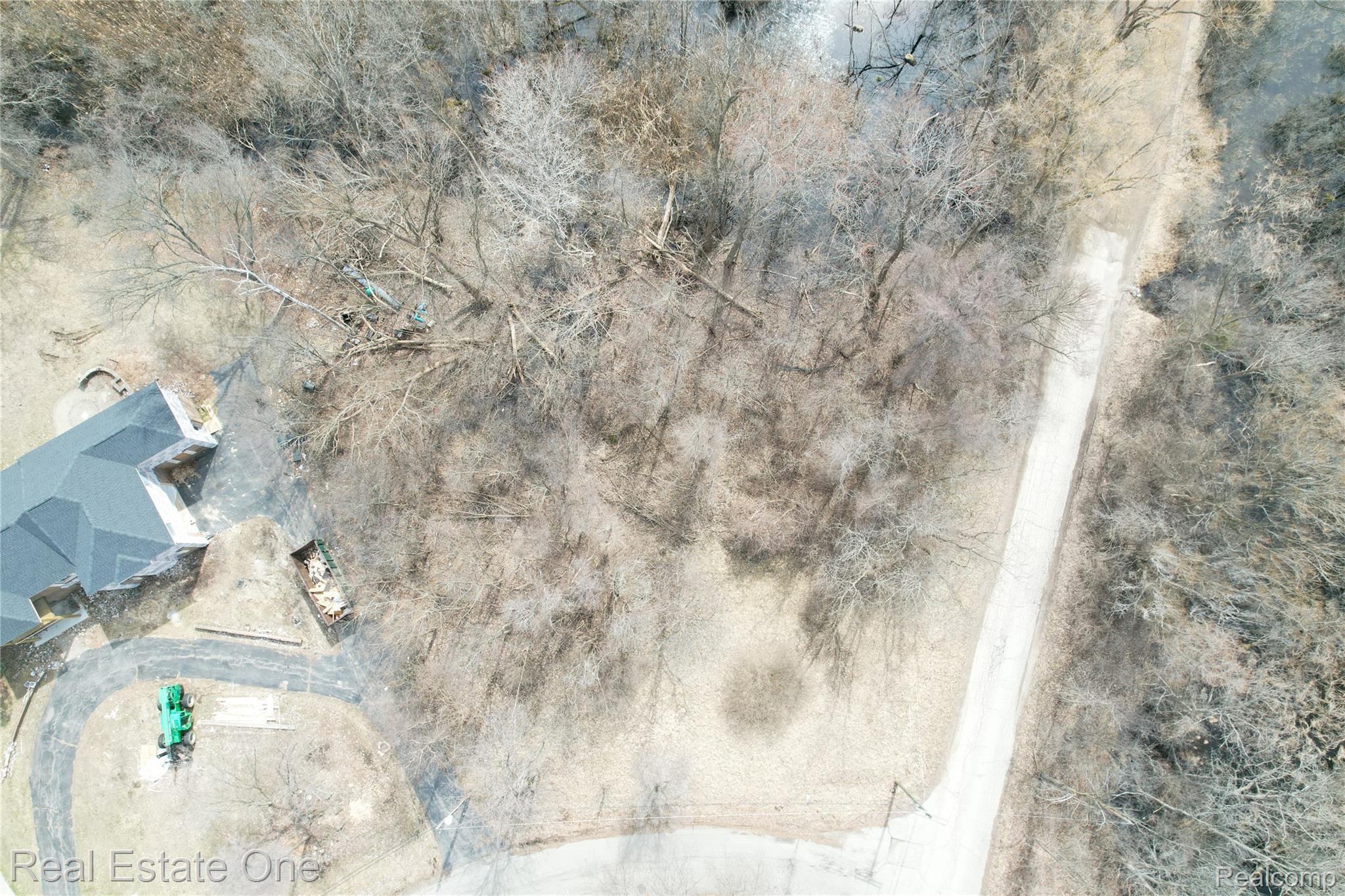 2636 Bay Drive Property Photo 5