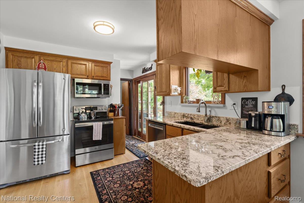 1785 Middle Road Property Photo 14