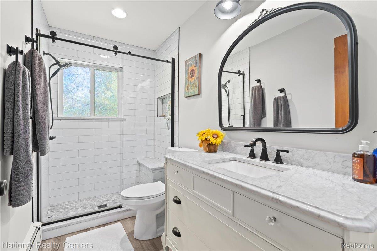 1785 Middle Road Property Photo 19