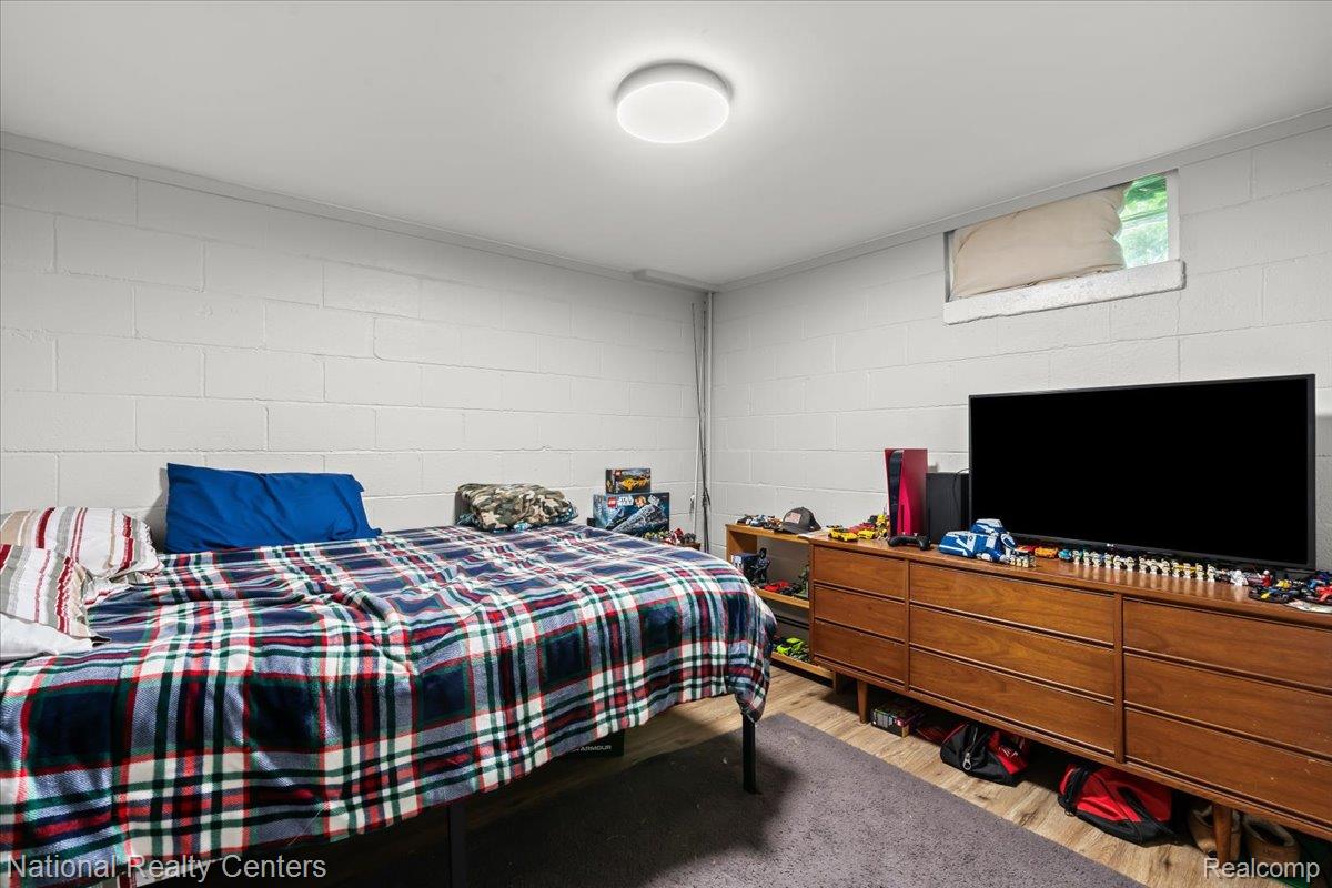 1785 Middle Road Property Photo 26