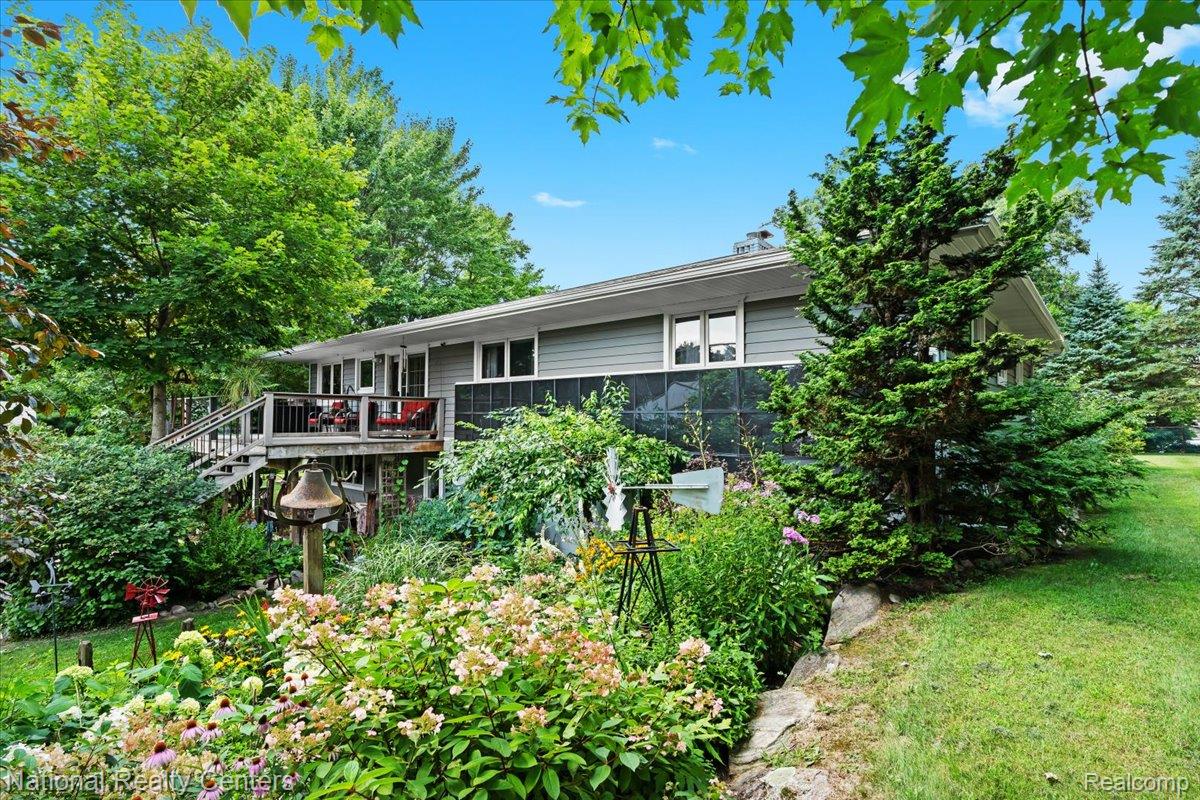 1785 Middle Road Property Photo 29