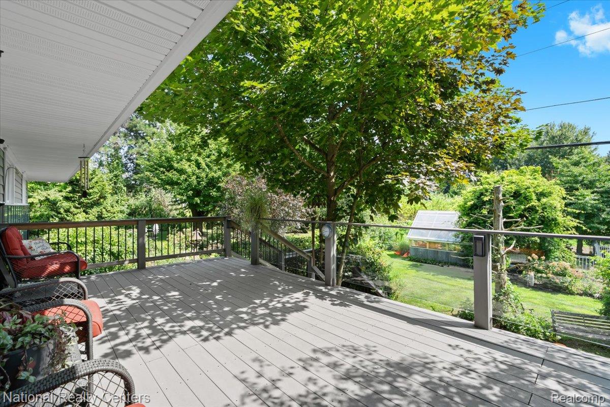 1785 Middle Road Property Photo 33