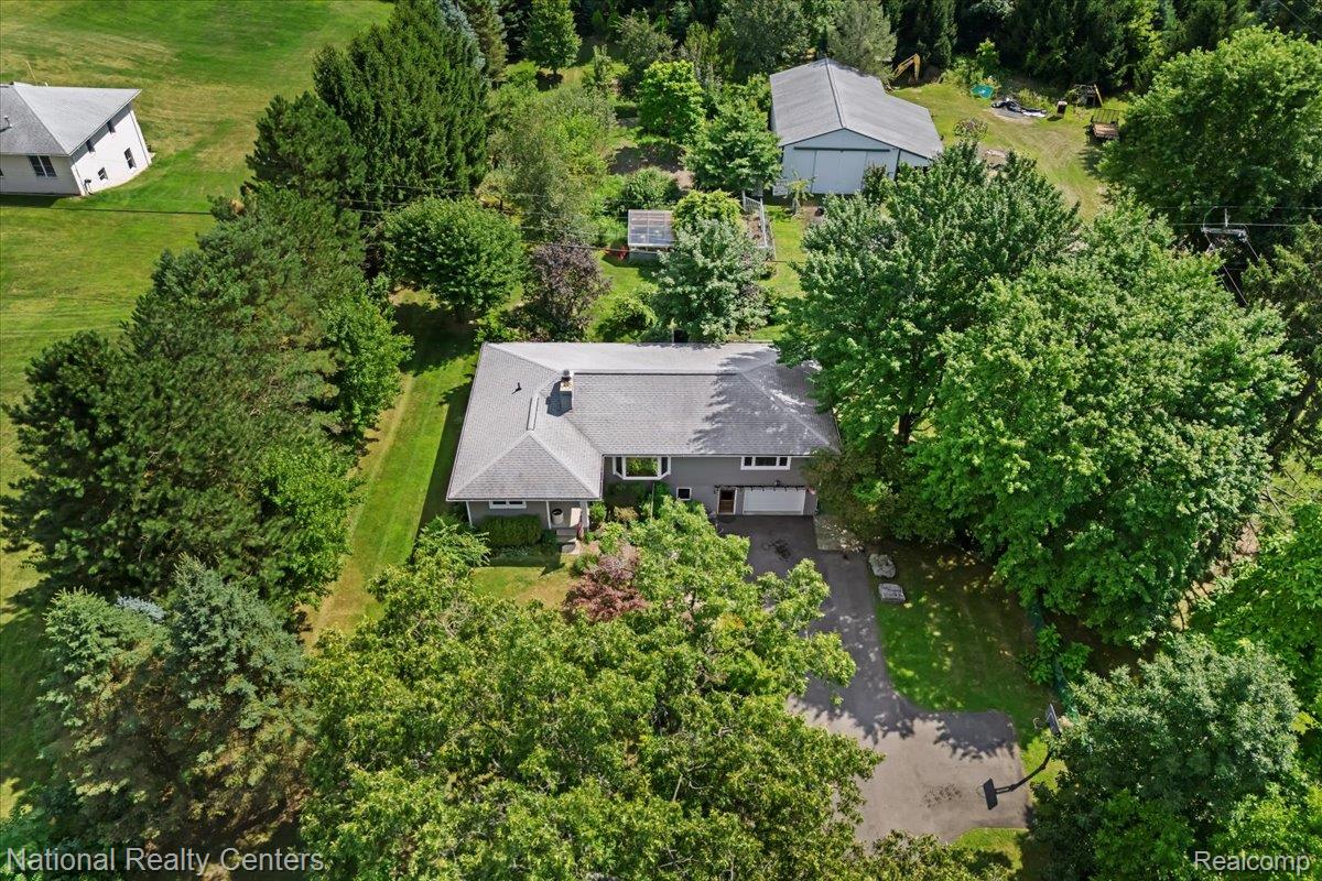 1785 Middle Road Property Photo 49