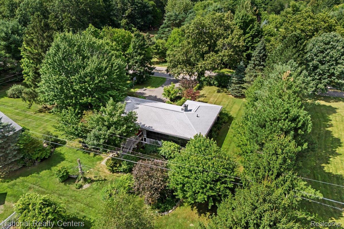 1785 Middle Road Property Photo 53
