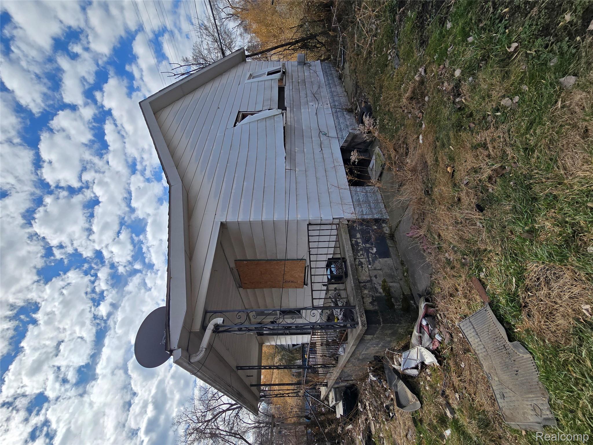 17325 Barlow Street Property Photo 6