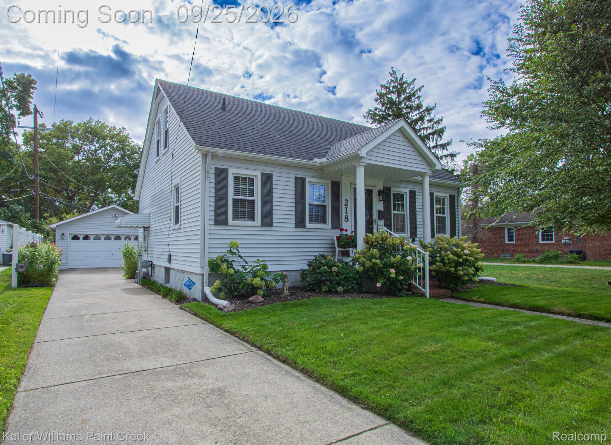 218 Riverside Drive Property Photo 2