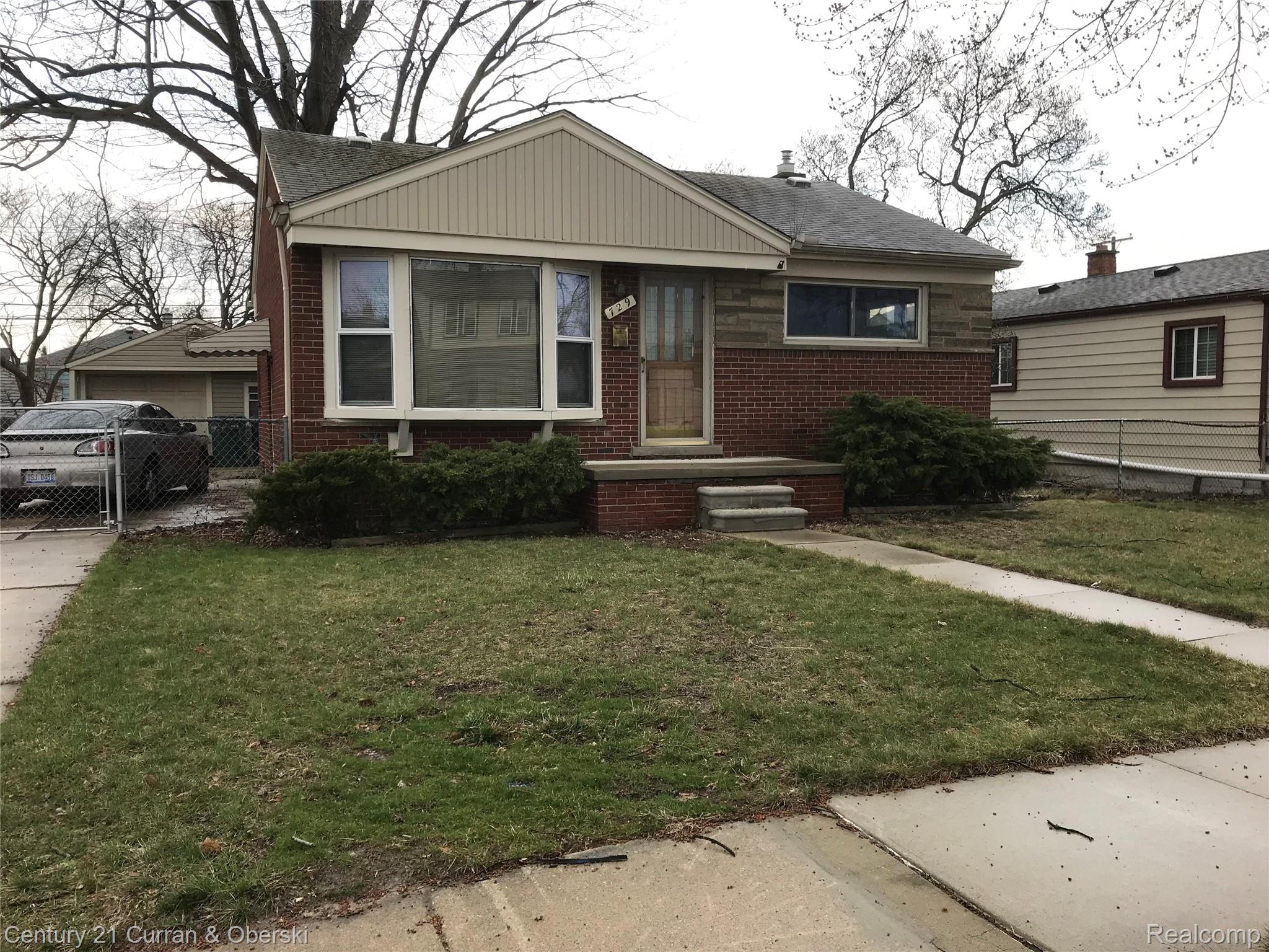 729 Cleophus Parkway Property Photo 1