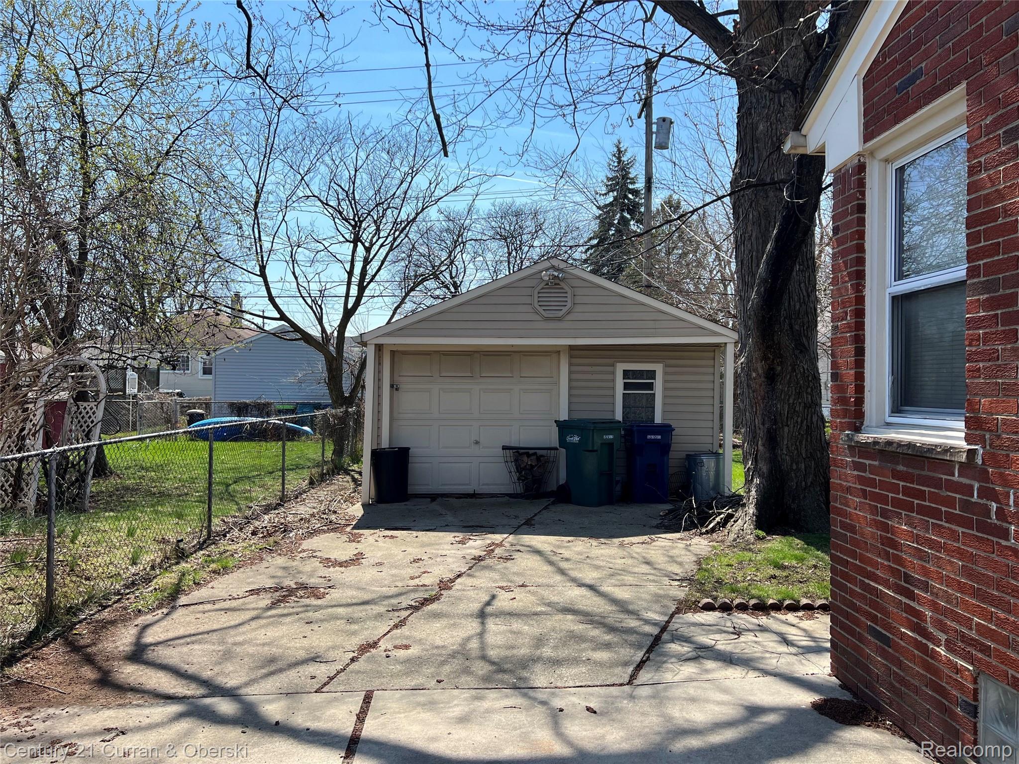 729 Cleophus Parkway Property Photo 8