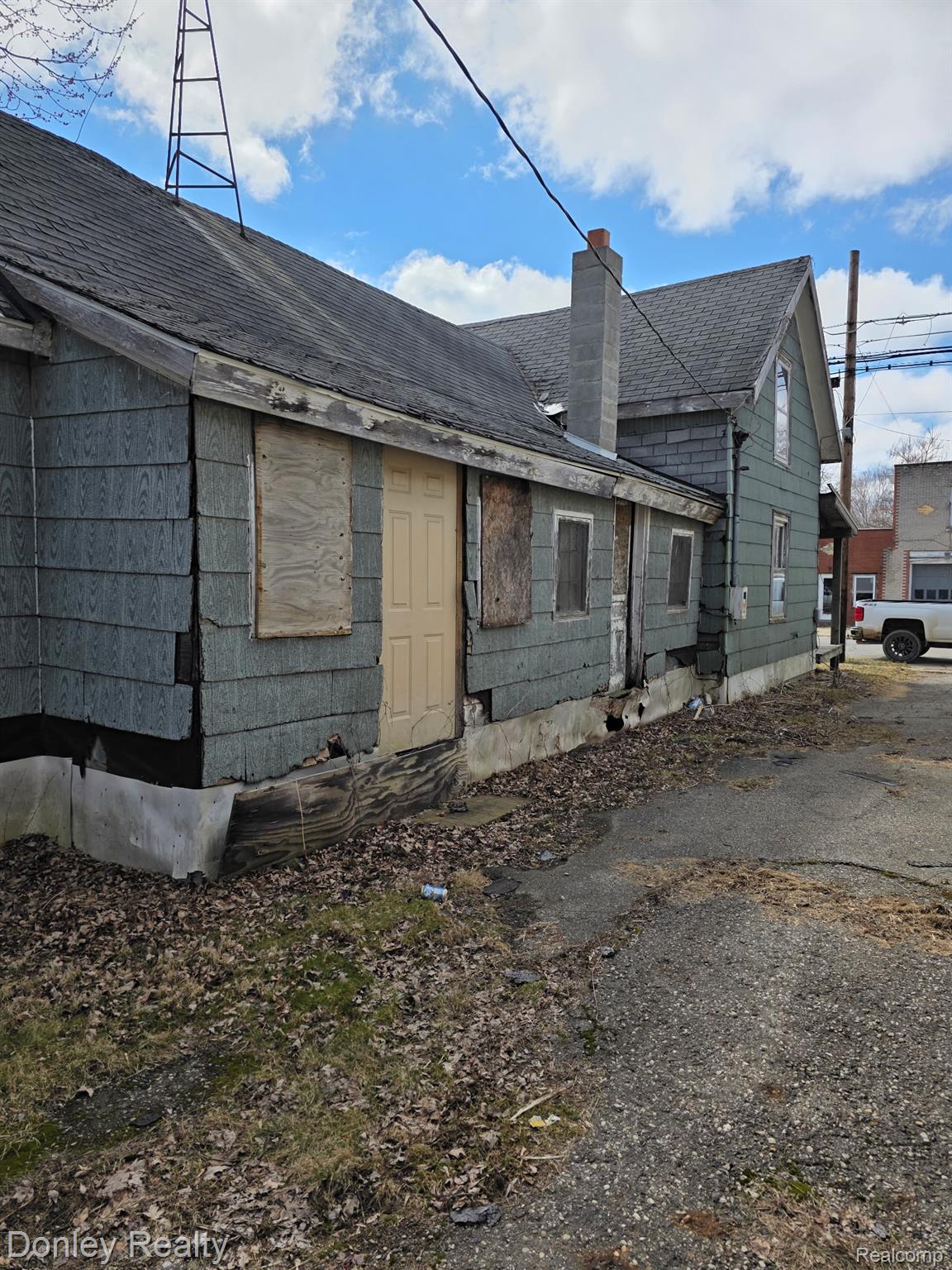 9620 Main Street Property Photo 4