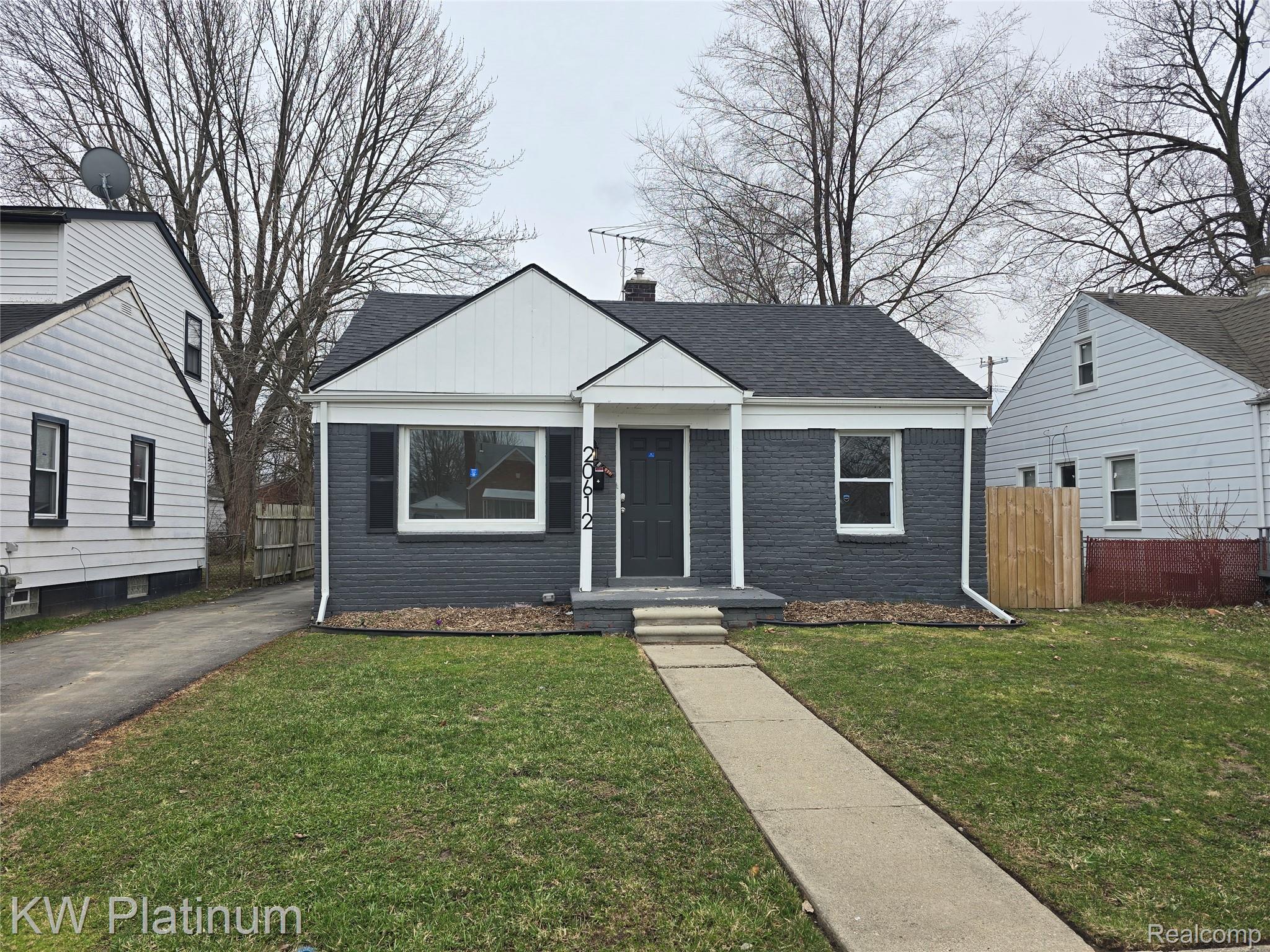 20612 Kingsville Street Property Photo 1