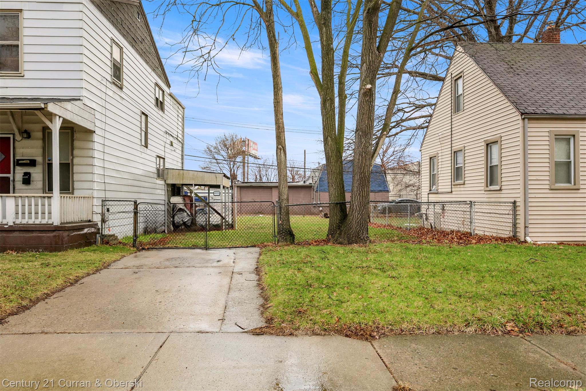 11352 Rivard Avenue Property Photo 1
