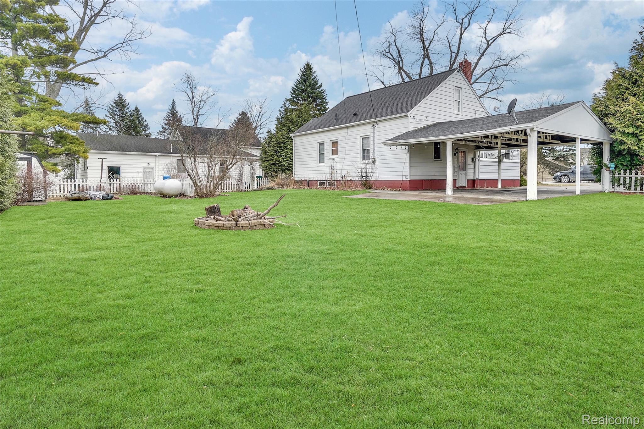 7972 3rd Street Property Photo 6