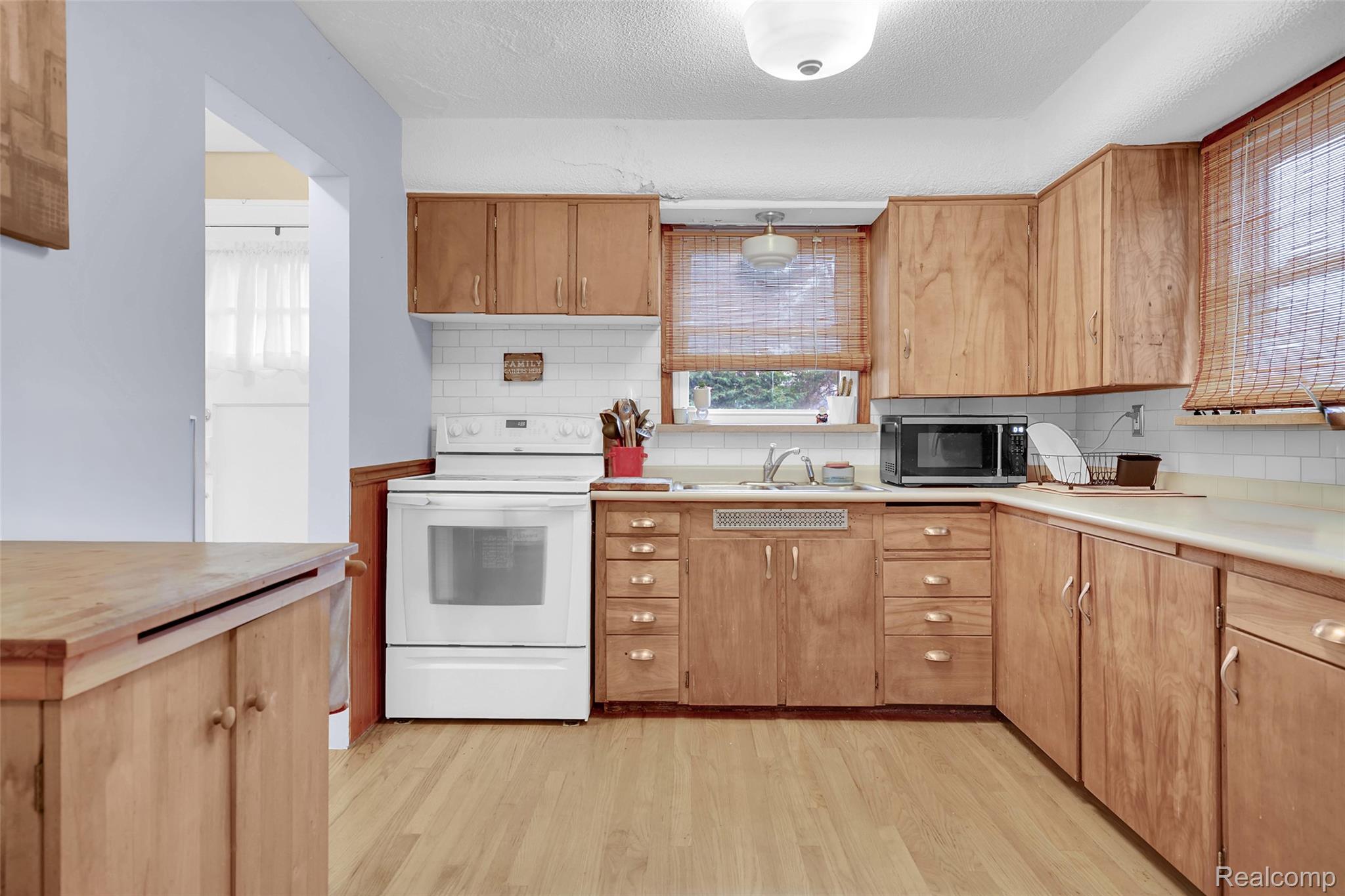 7972 3rd Street Property Photo 10