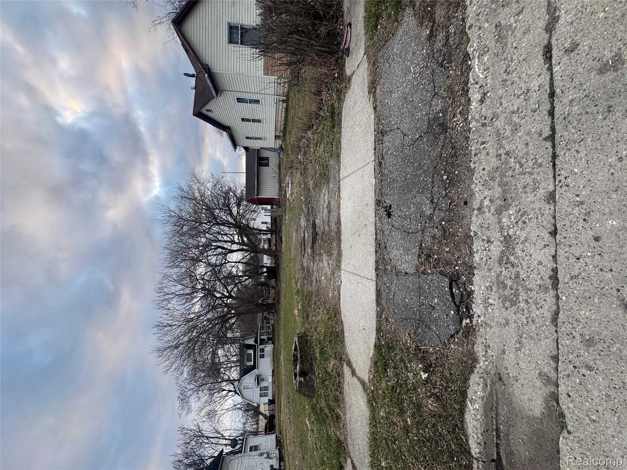 68 Lake Street Property Photo 2