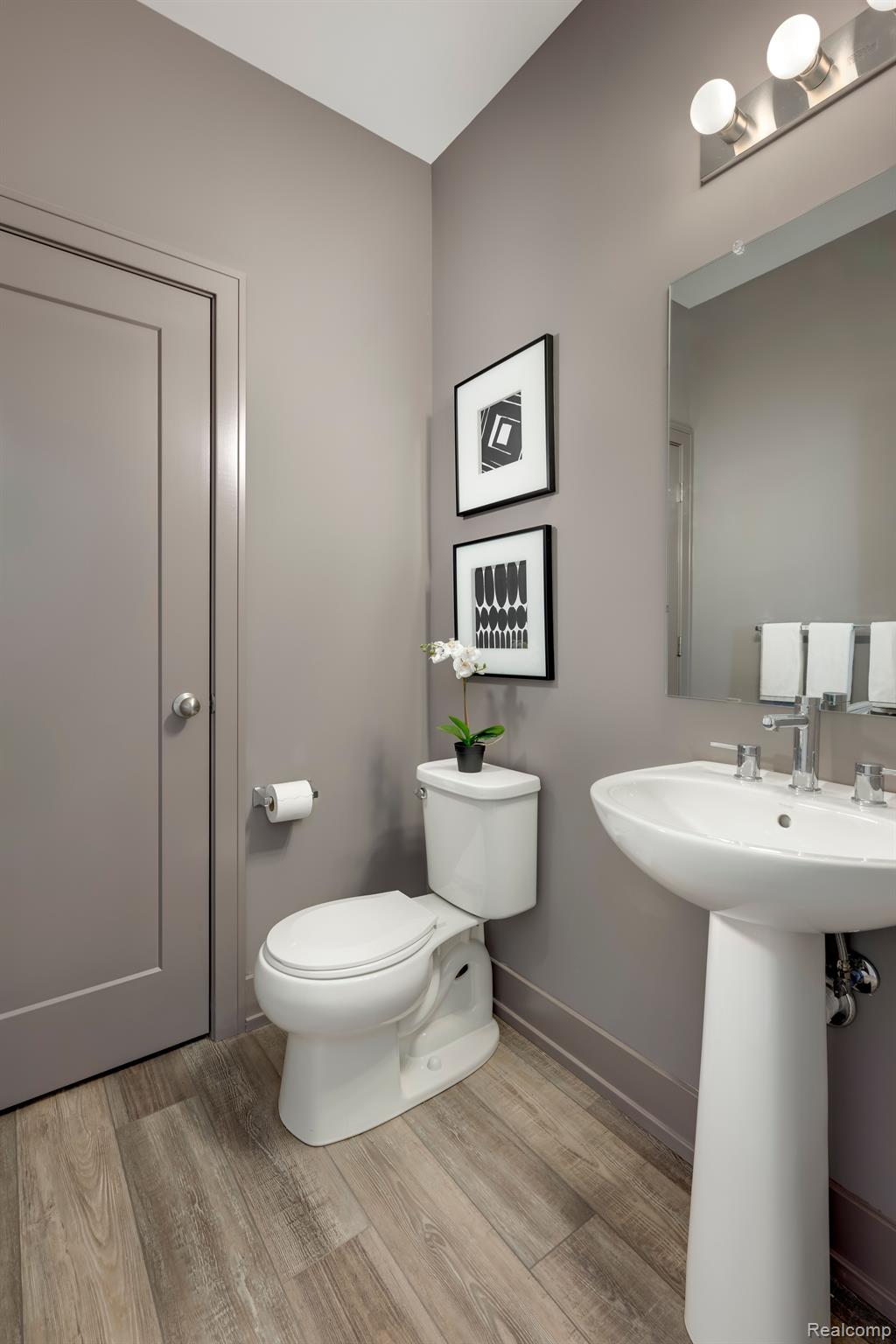 3668 Trumbull Street 33 Property Photo 11