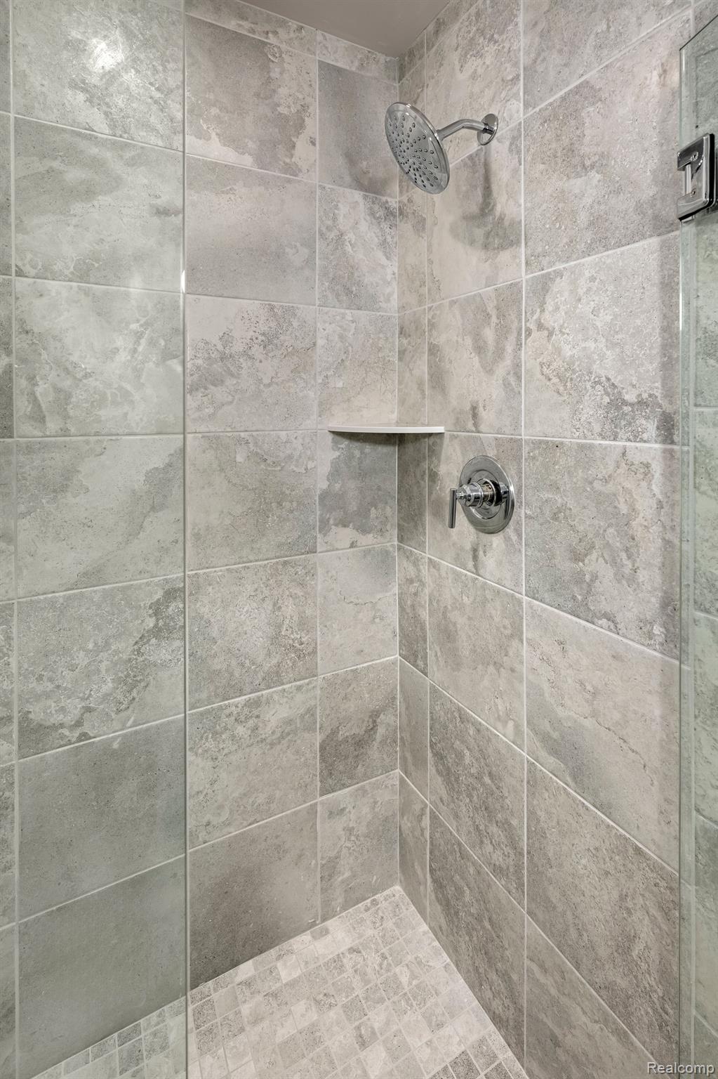 3668 Trumbull Street 33 Property Photo 15