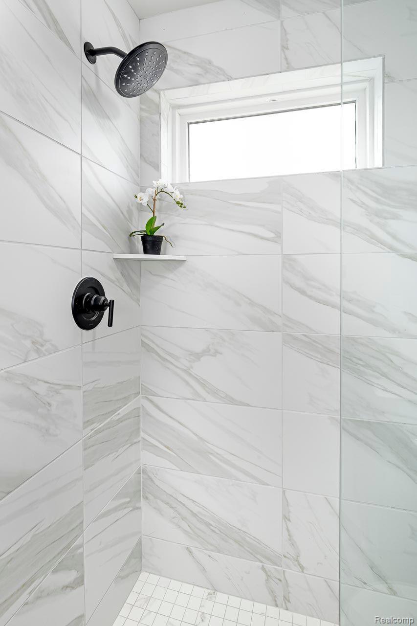 3692 Trumbull Street 35 Property Photo 11