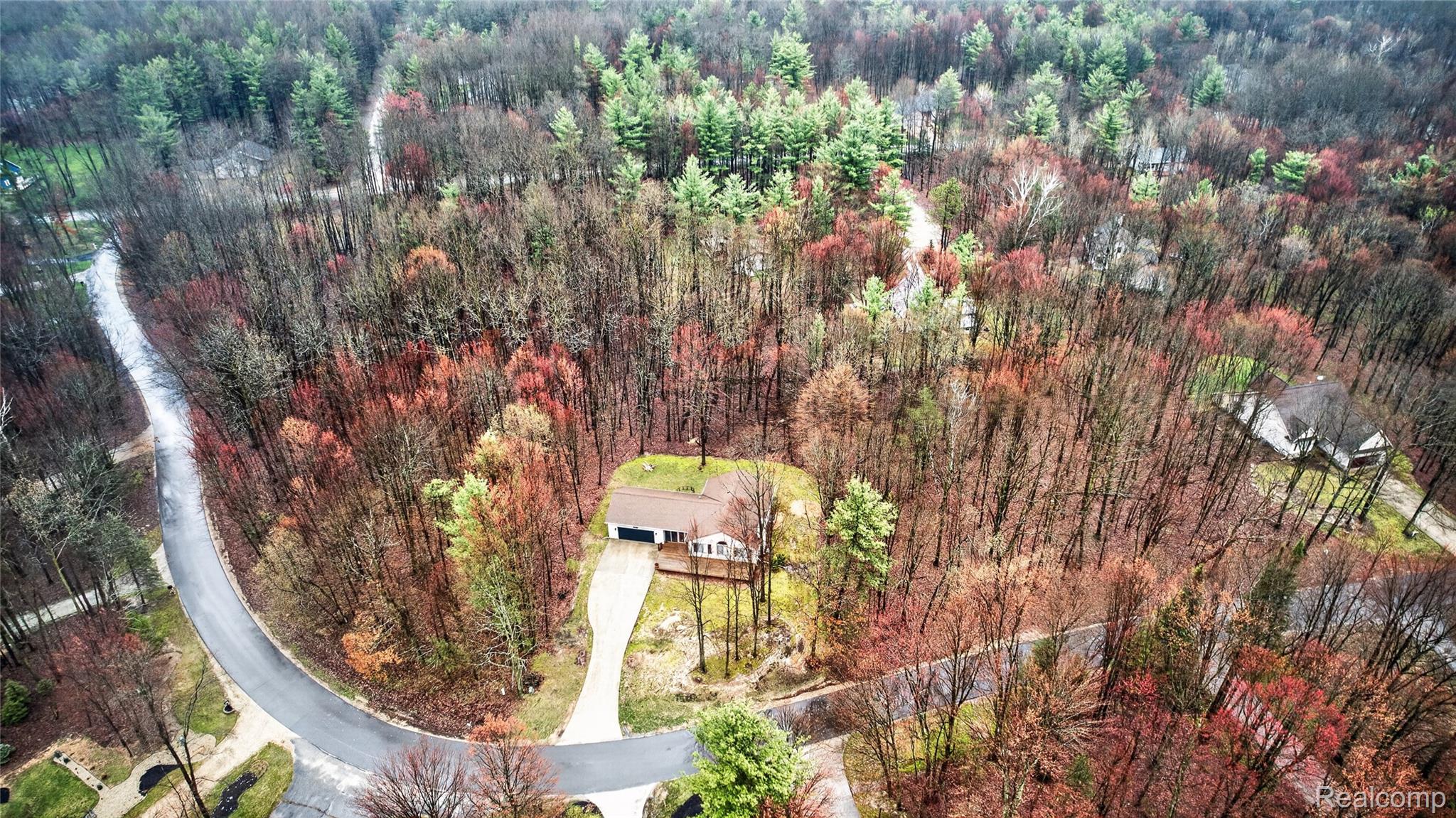 8908 Longview Drive Property Photo 4