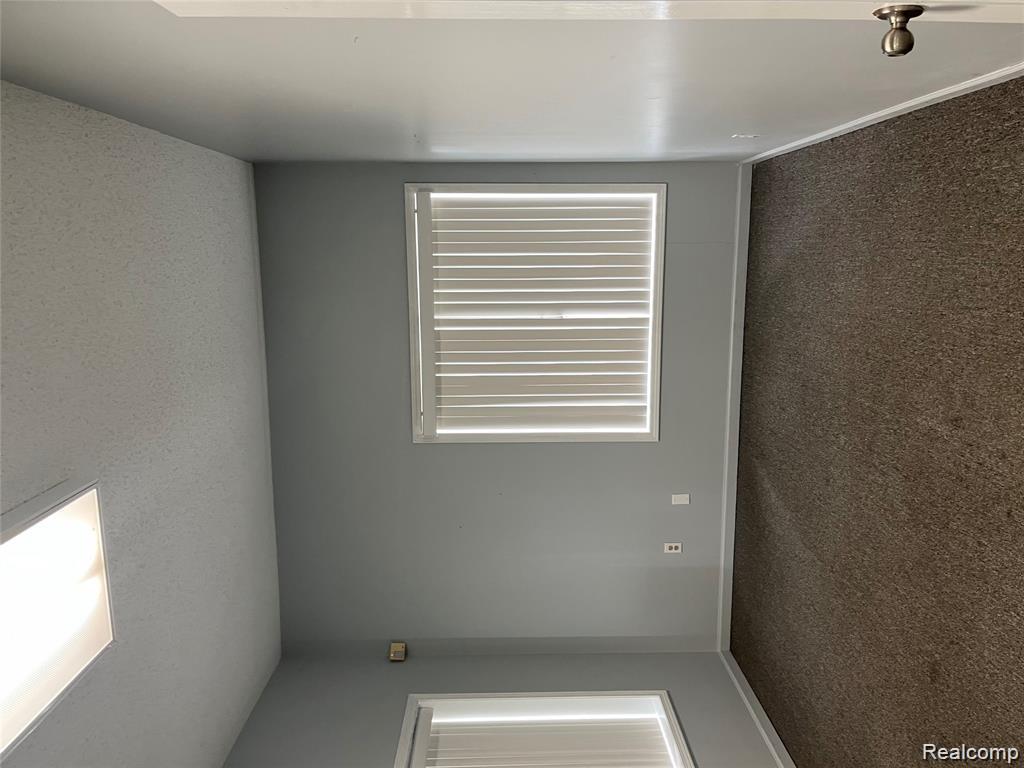 34514 Dequindre Road Property Photo 11