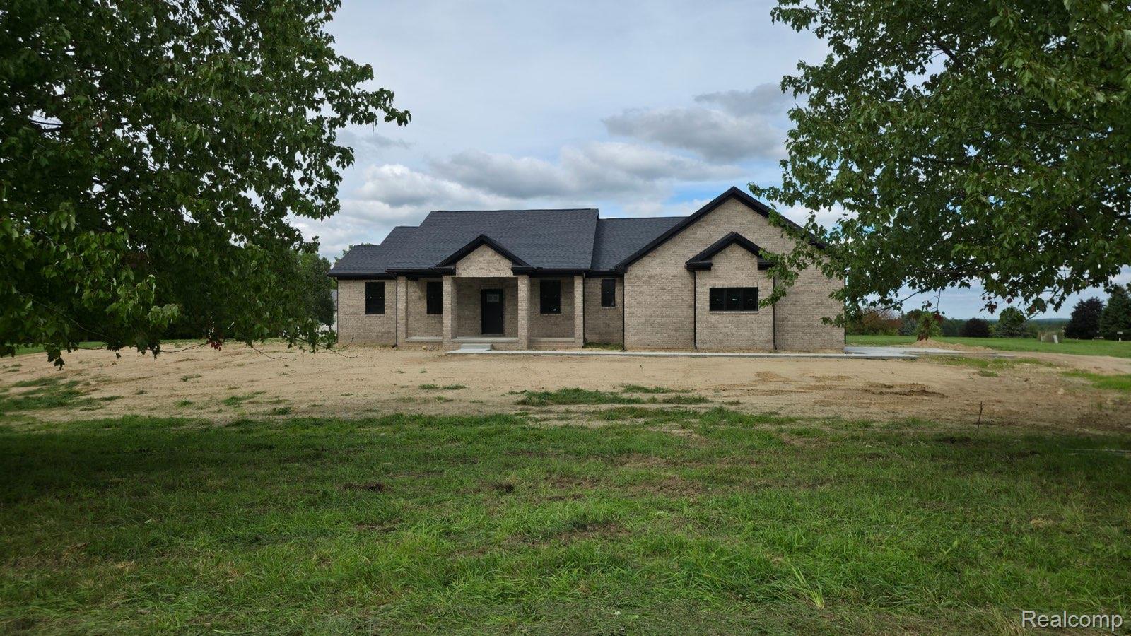 4104 Carriage Hill Drive Property Photo 2