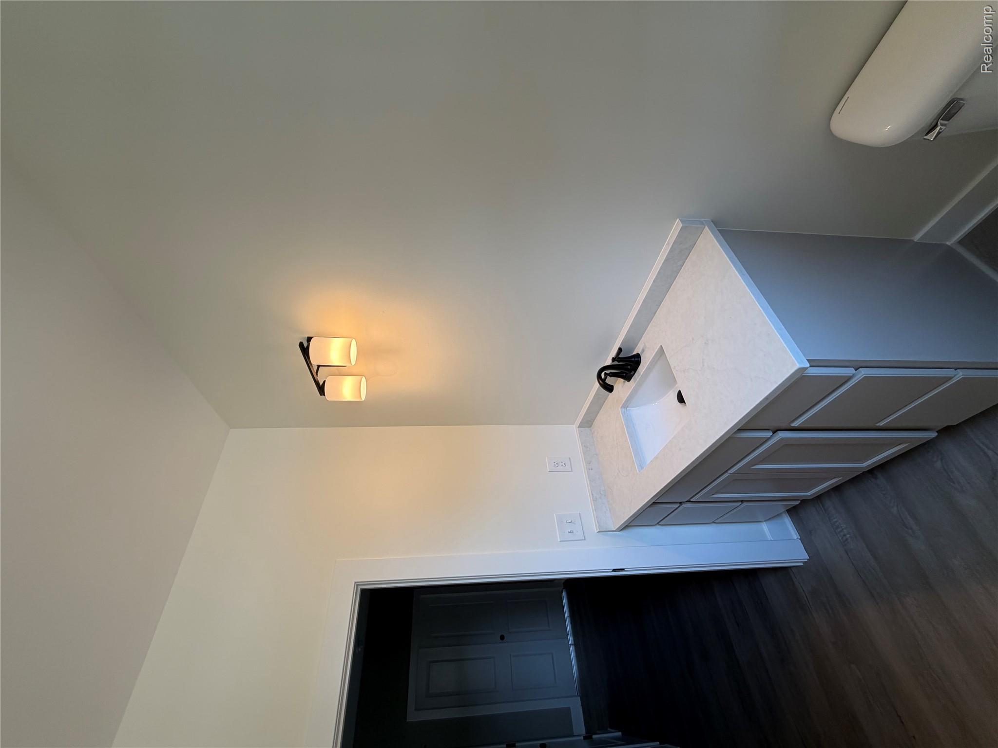 4104 Carriage Hill Drive Property Photo 8