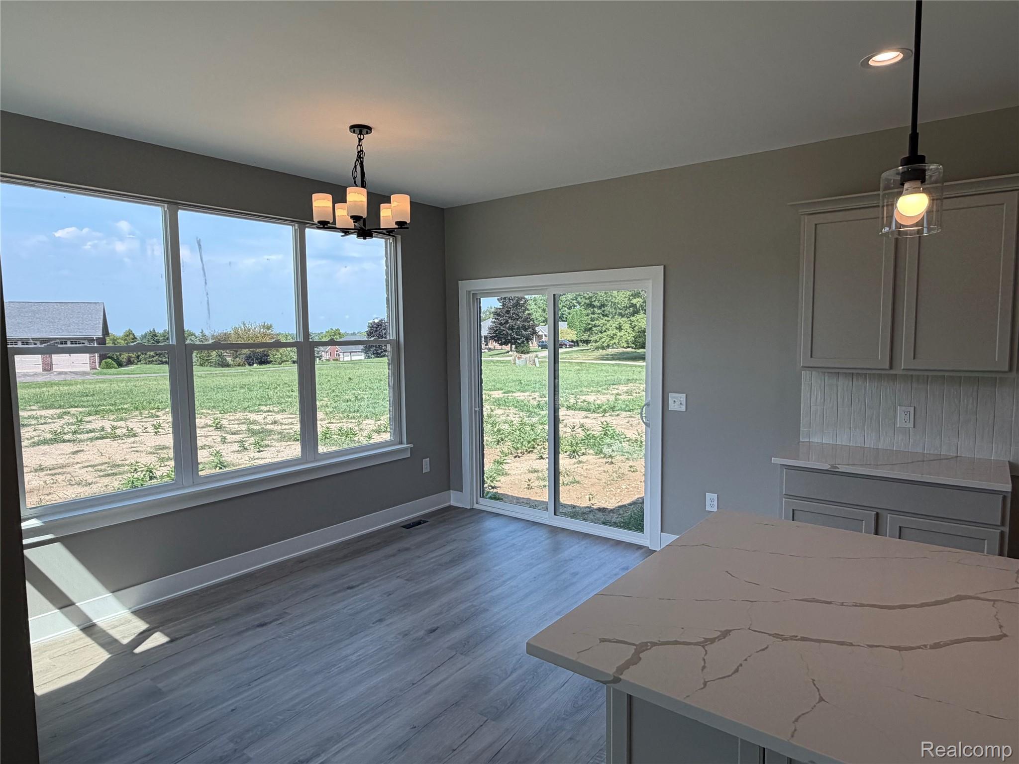 4104 Carriage Hill Drive Property Photo 12