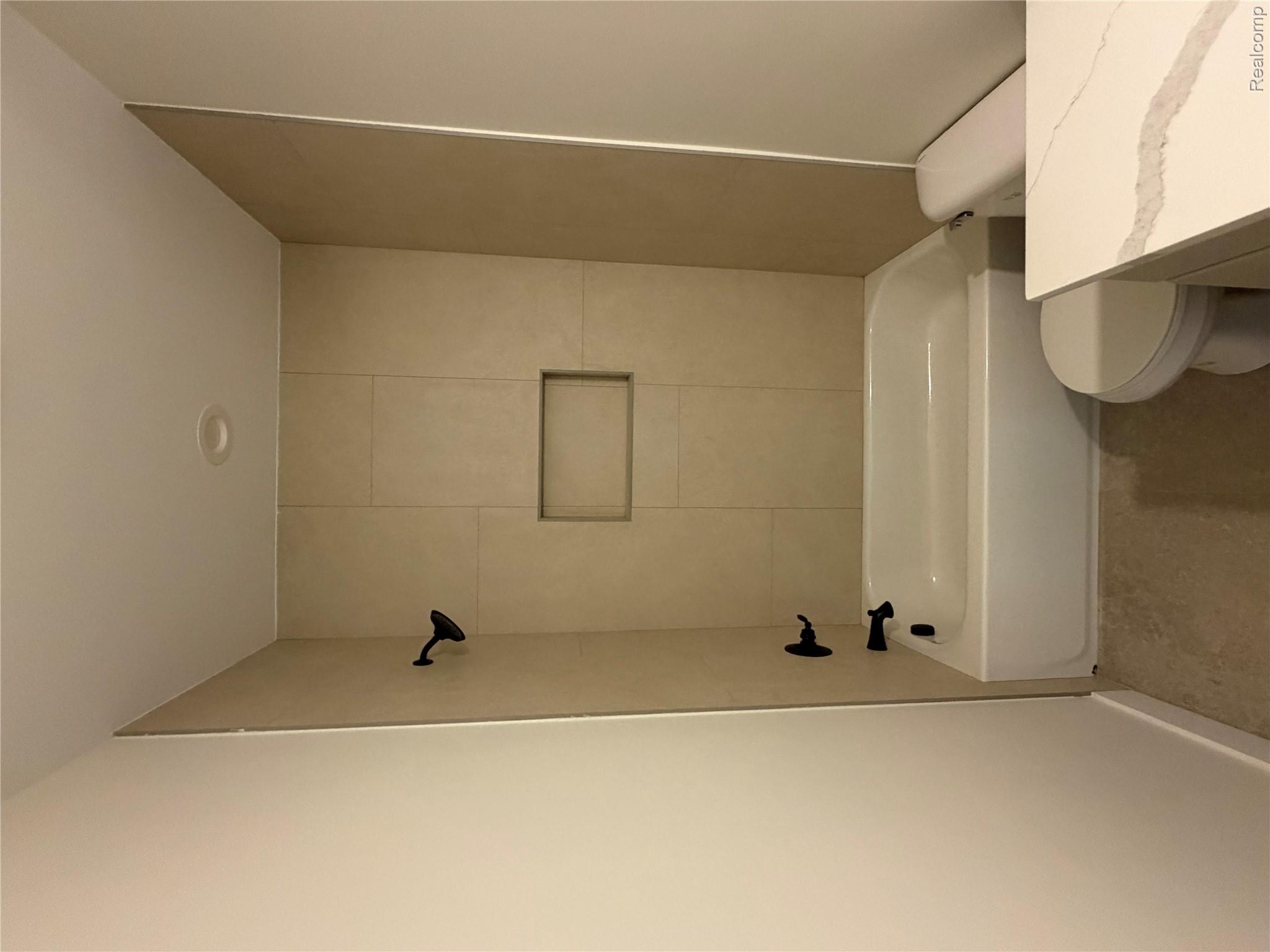 4104 Carriage Hill Drive Property Photo 14