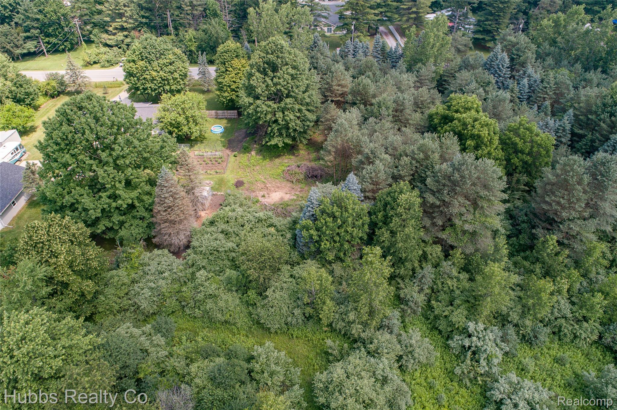9361 Birch Run Rd Property Photo 3