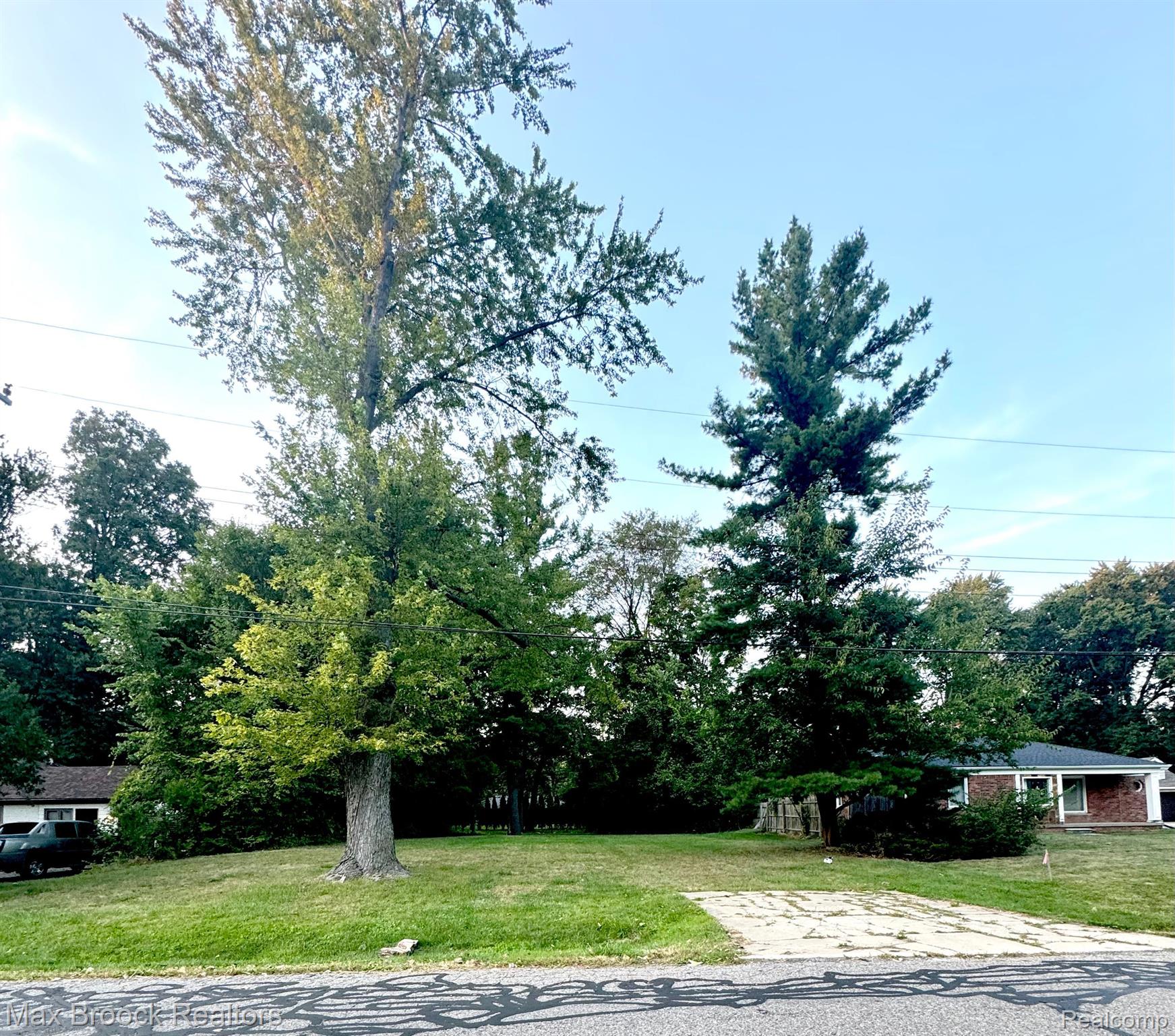 18656 Midway Avenue Property Photo 1