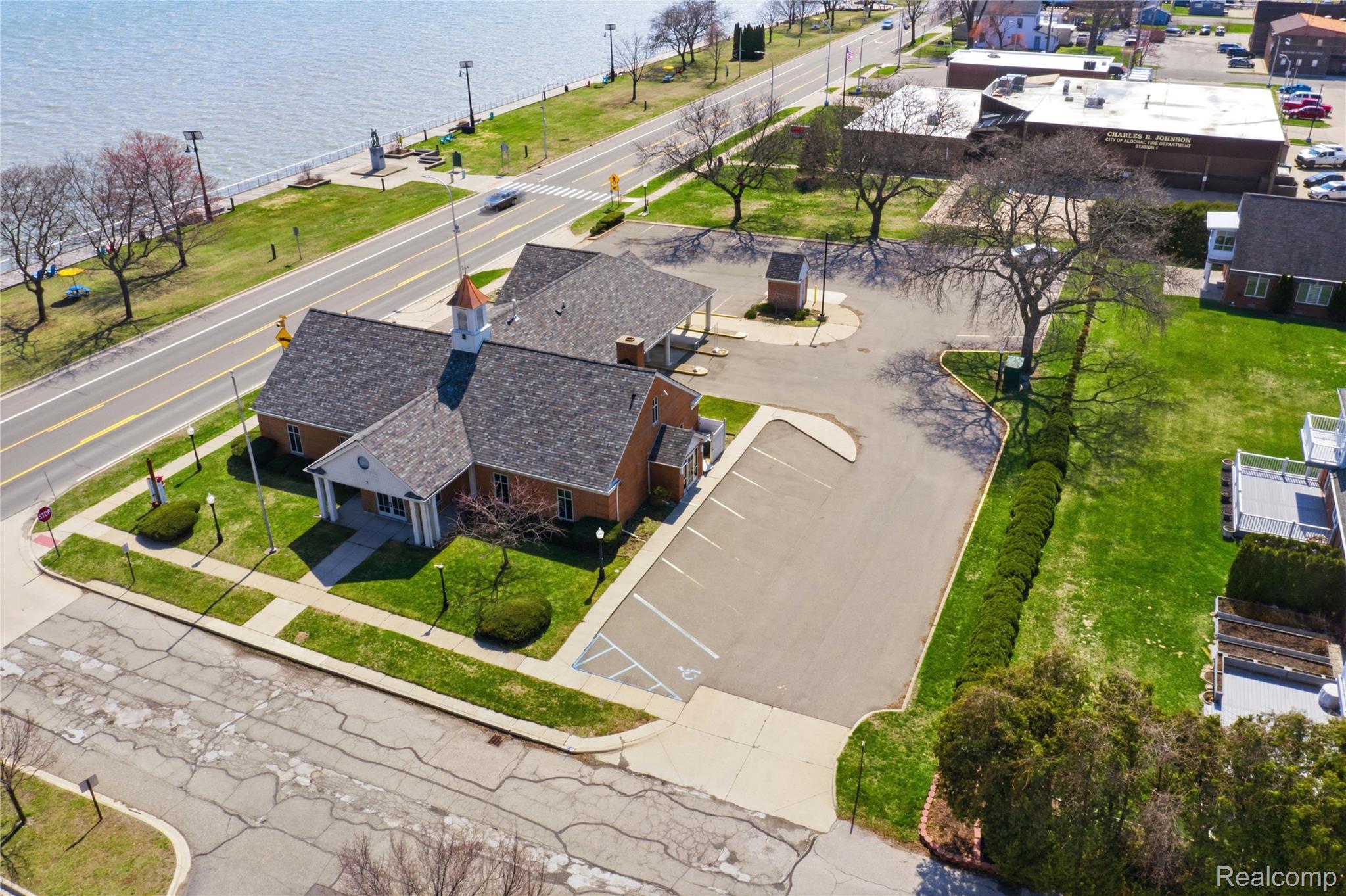 301 Summer Street Property Photo 1