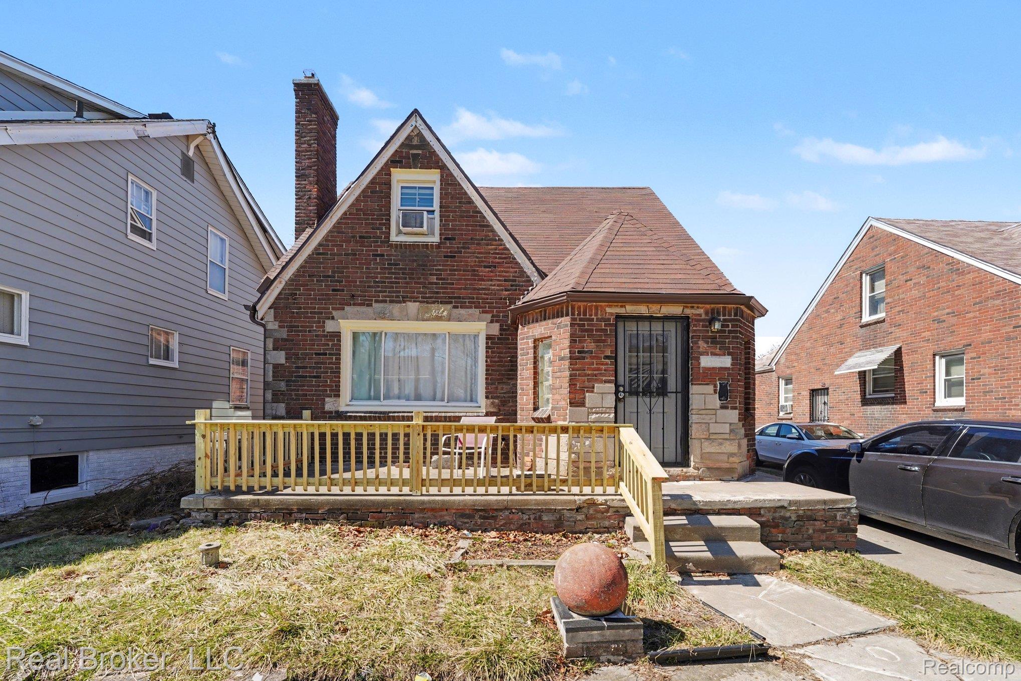 13595 Washburn Street Property Photo 1