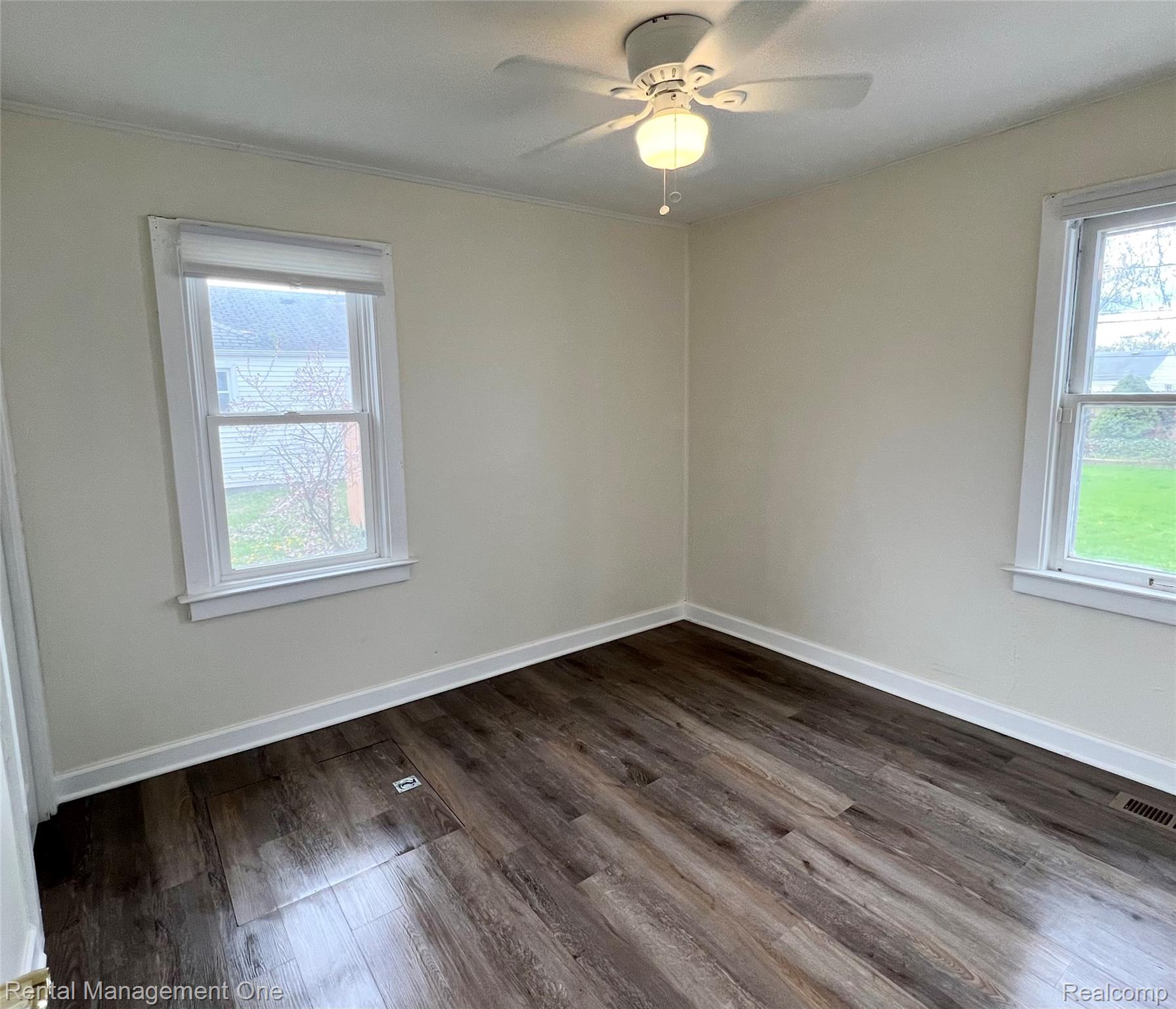 7531 N Inkster Road Property Photo 9