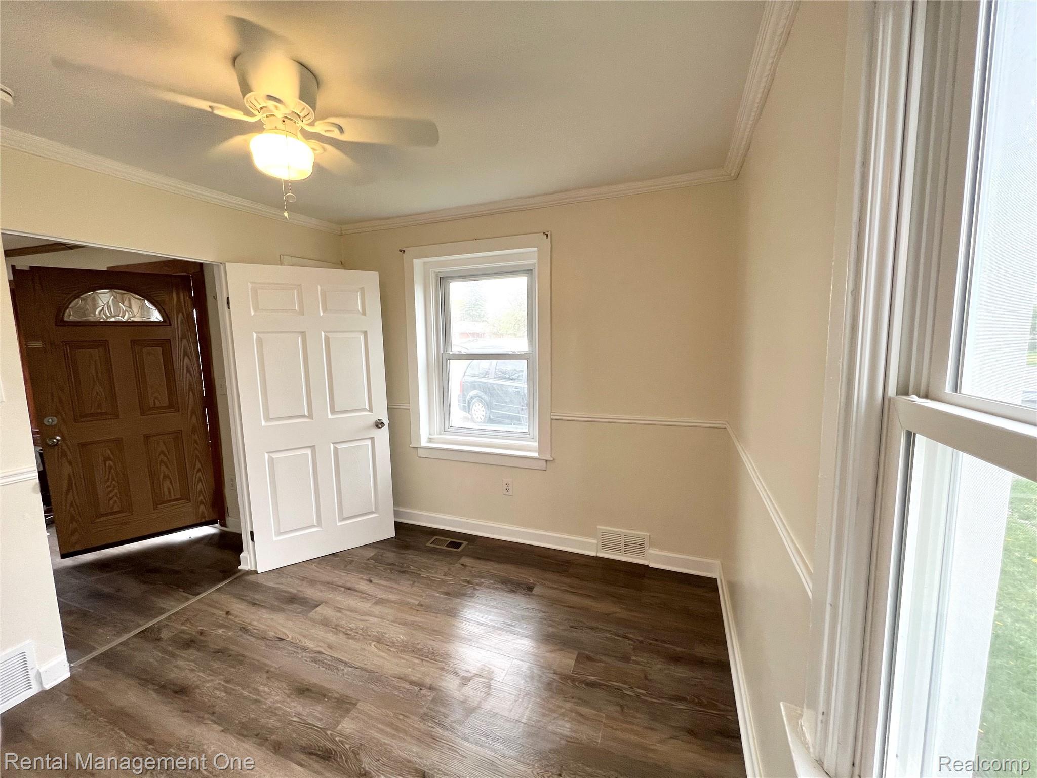 7531 N Inkster Road Property Photo 11