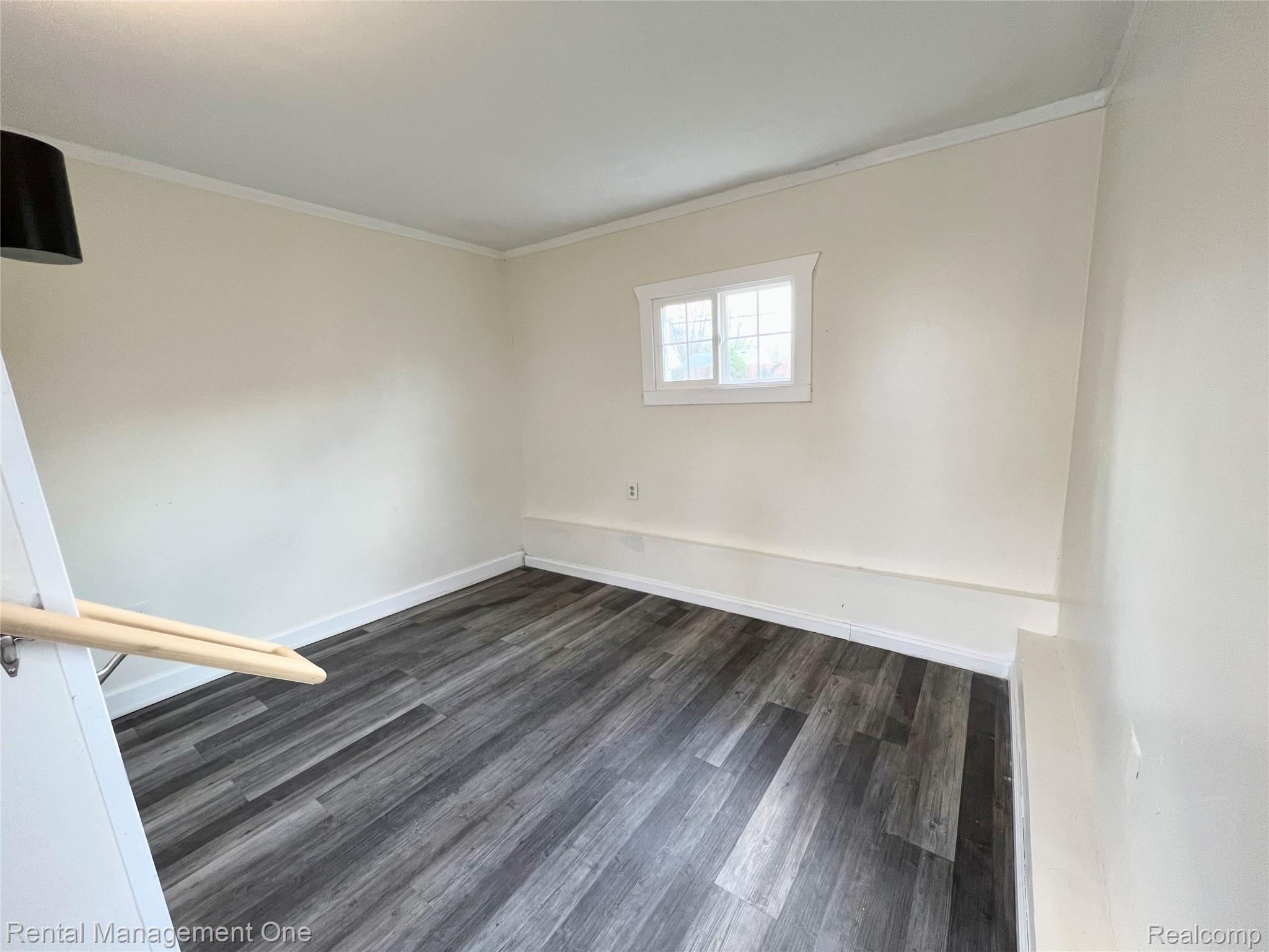 7531 N Inkster Road Property Photo 13