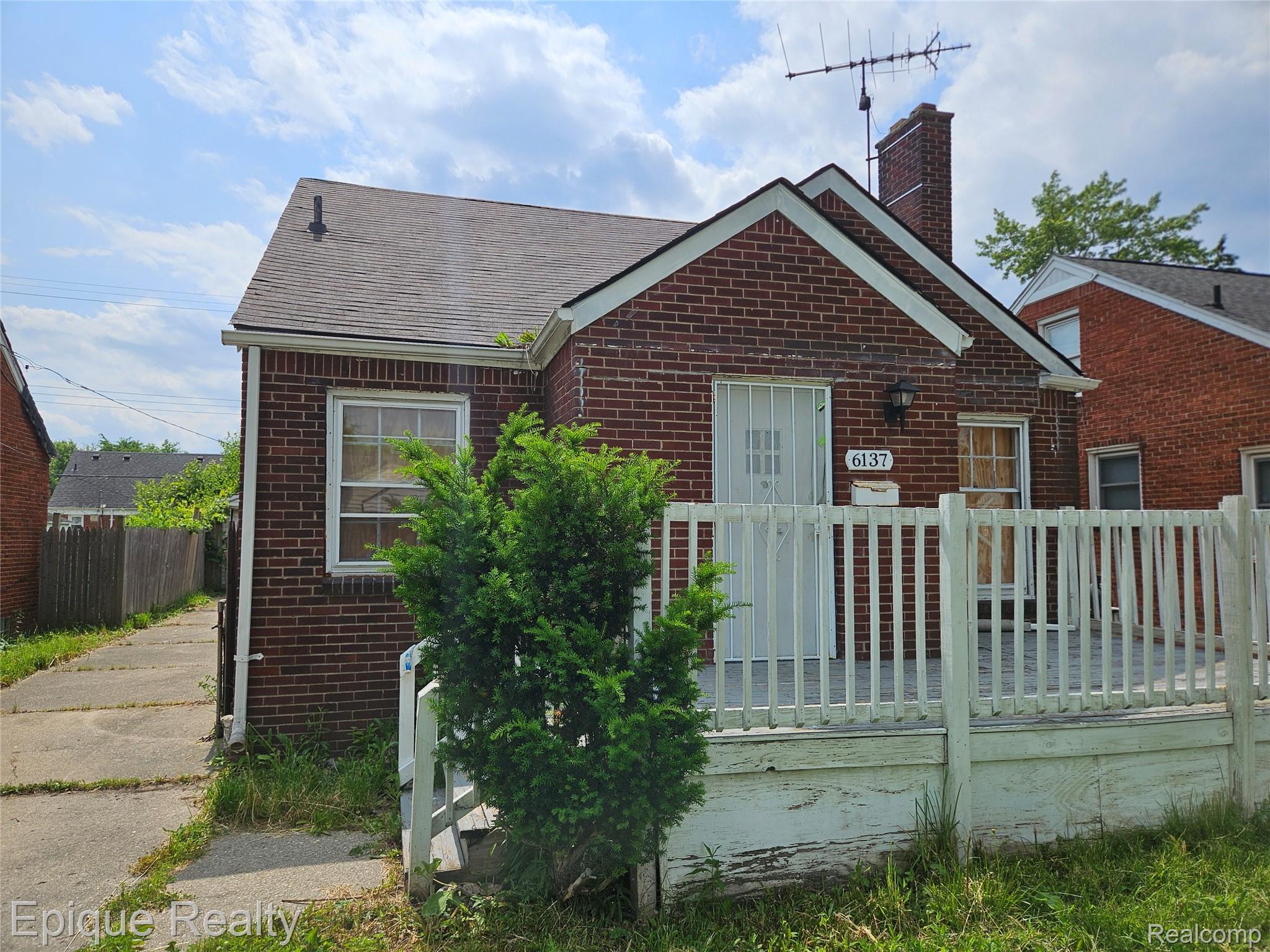6137 Radnor Street Property Photo 1