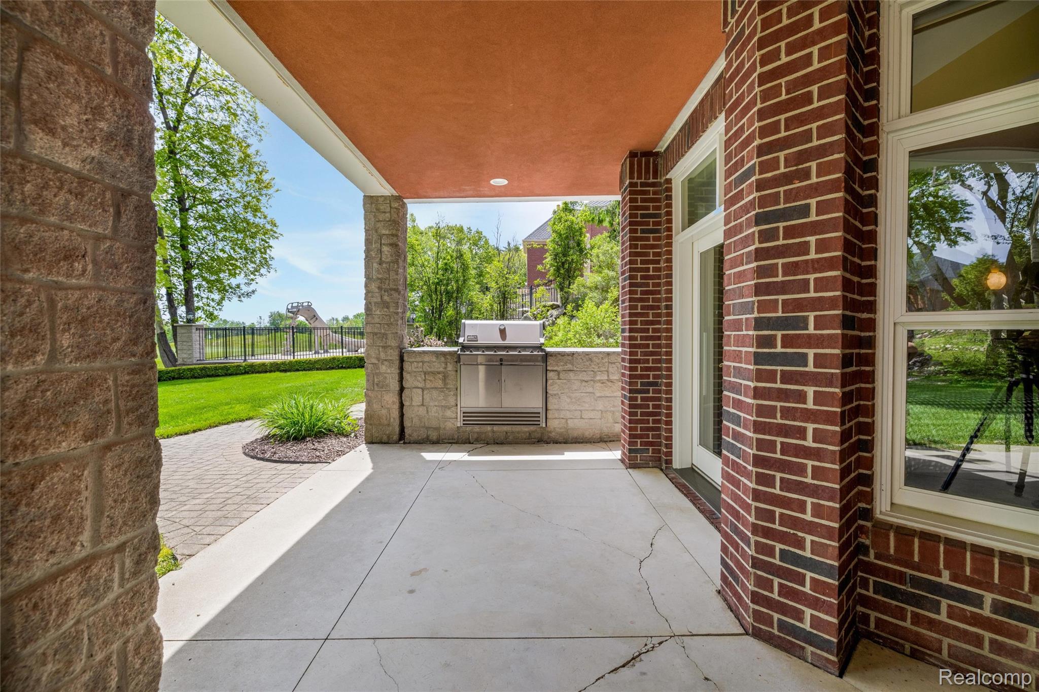 7432 Foxburg Court Property Photo 15