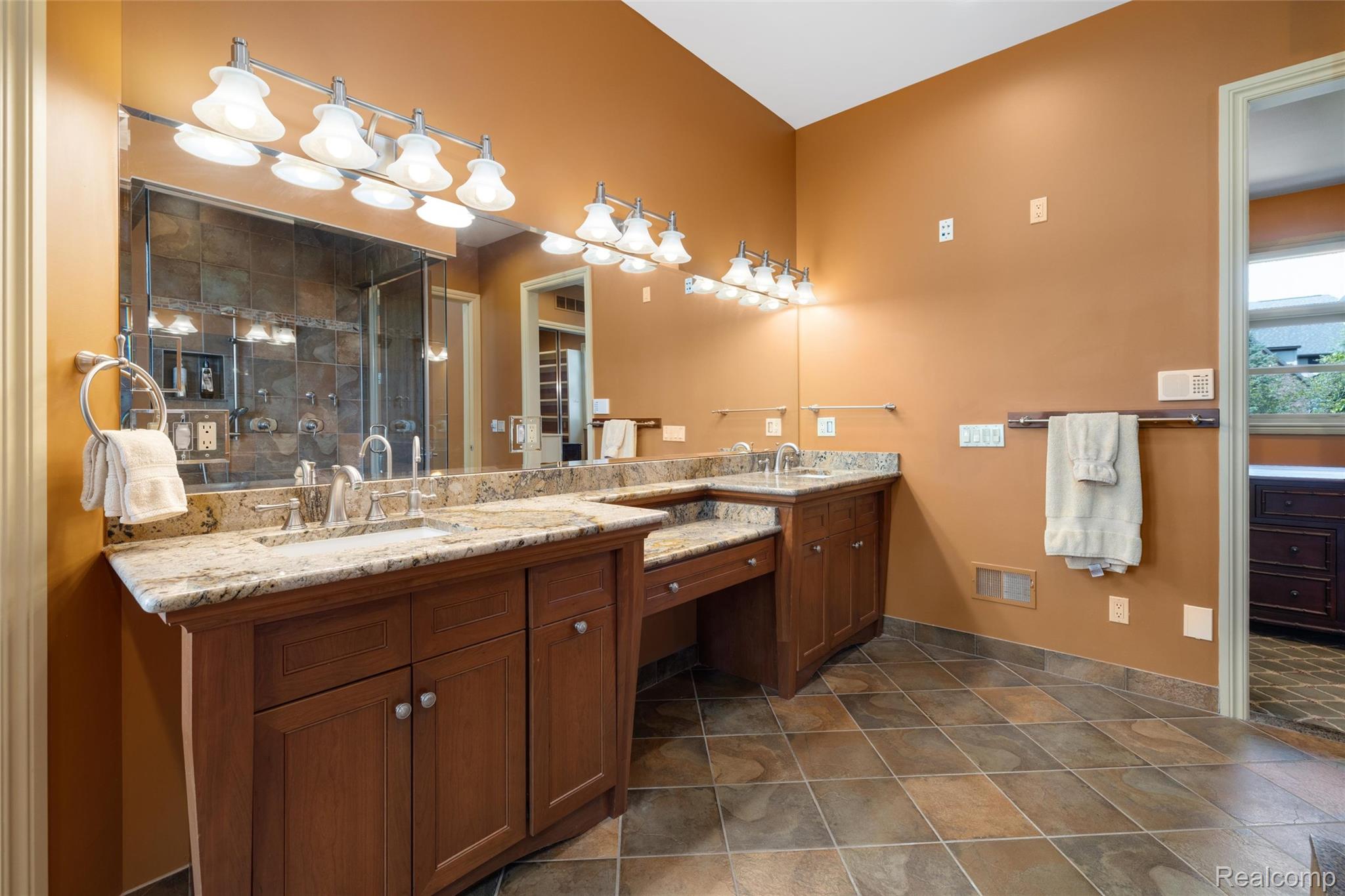 7432 Foxburg Court Property Photo 38