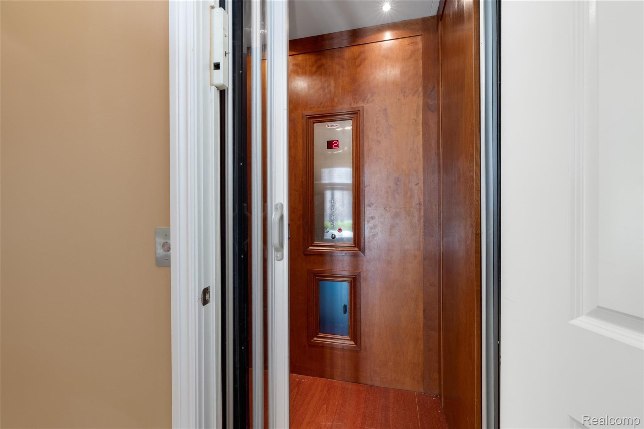 7432 Foxburg Court Property Photo 45
