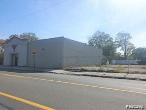 7455 Fenkell Street Property Photo 3