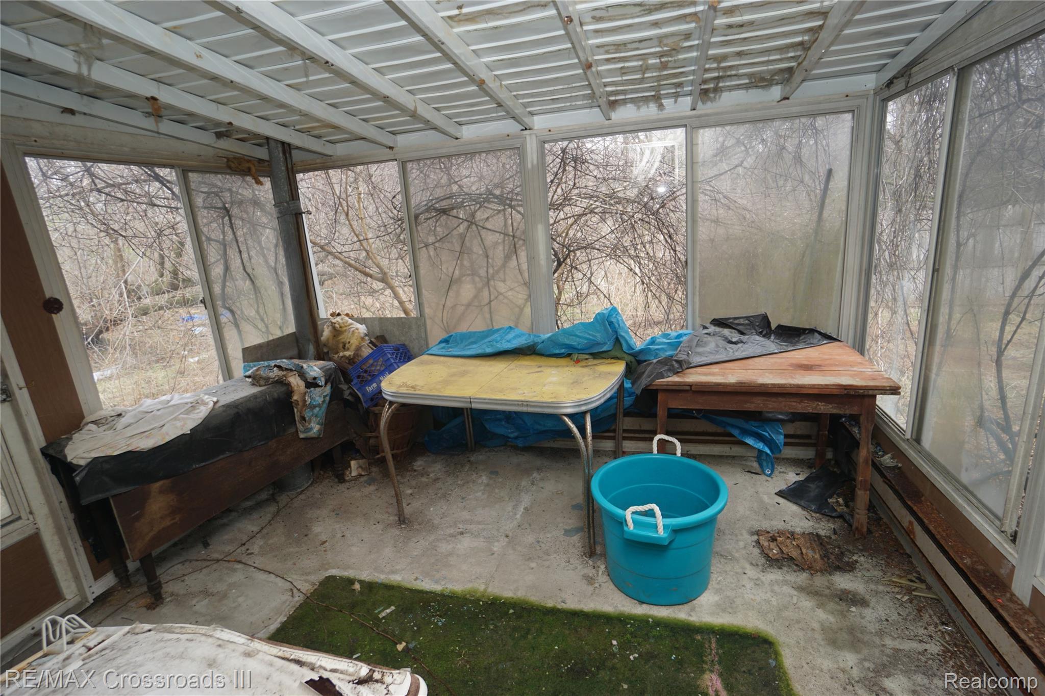 7047 Haggerty Road Property Photo 8