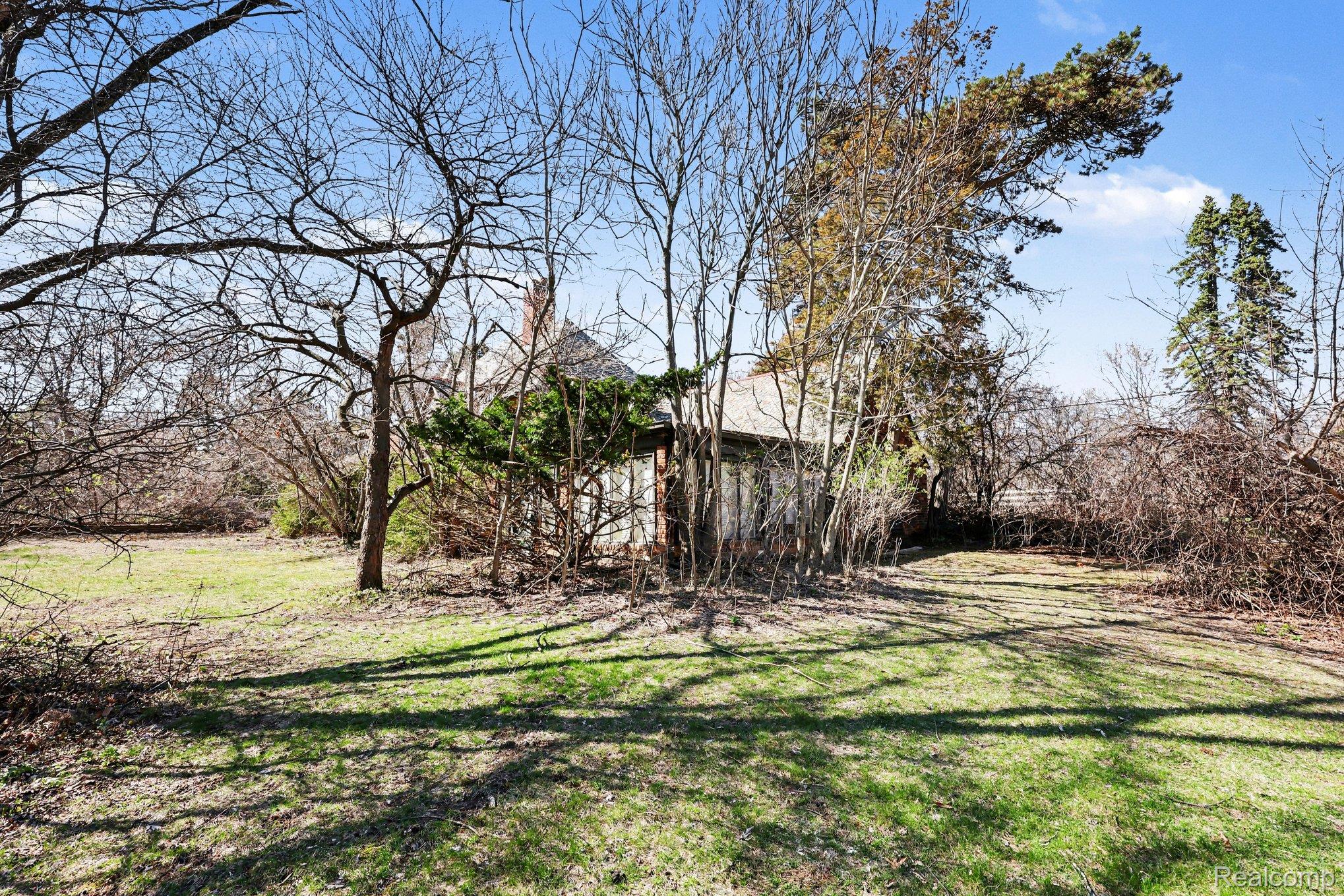 32020 Franklin Road Property Photo 5