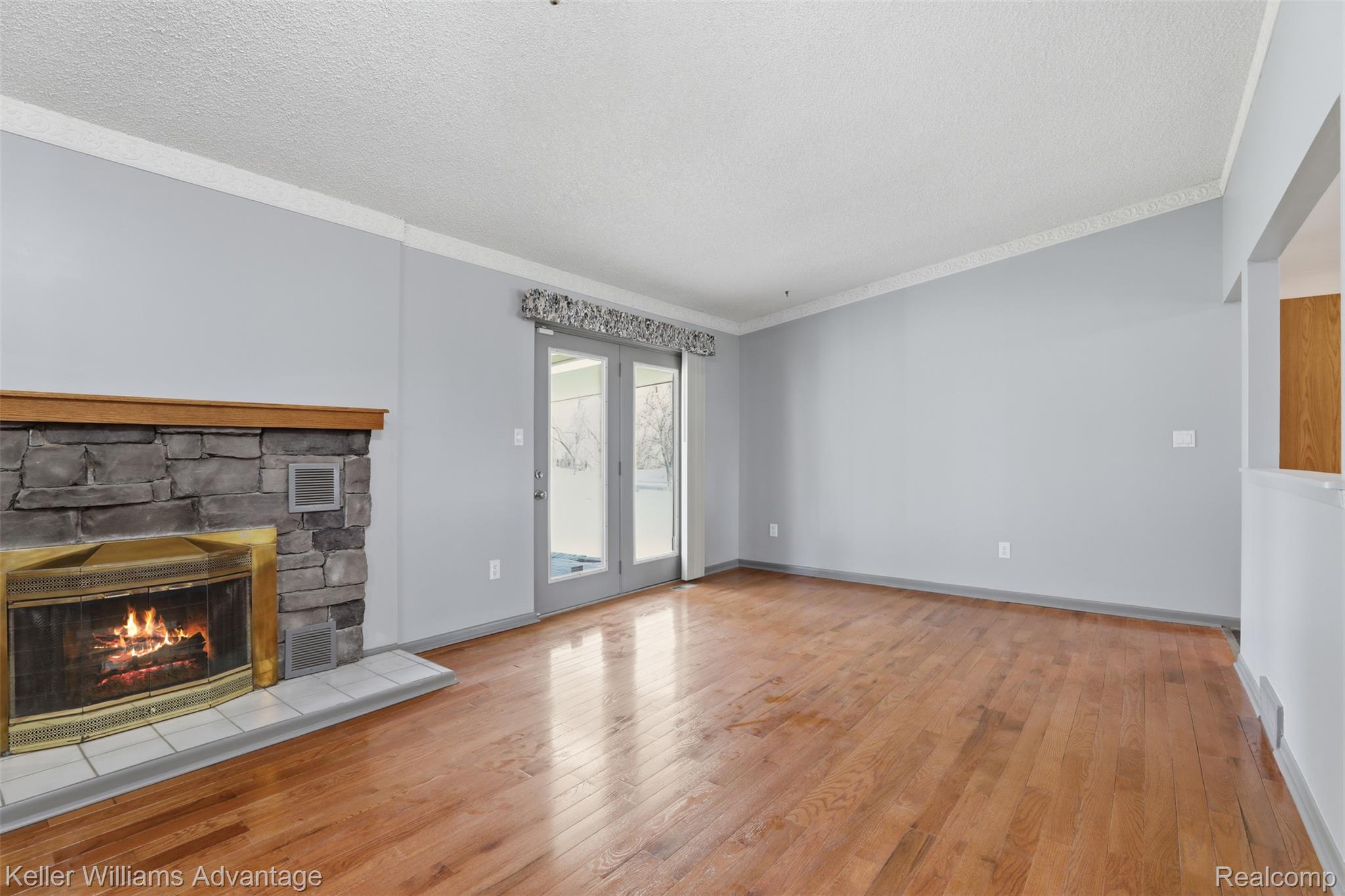 28800 Sibley Road Property Photo 8