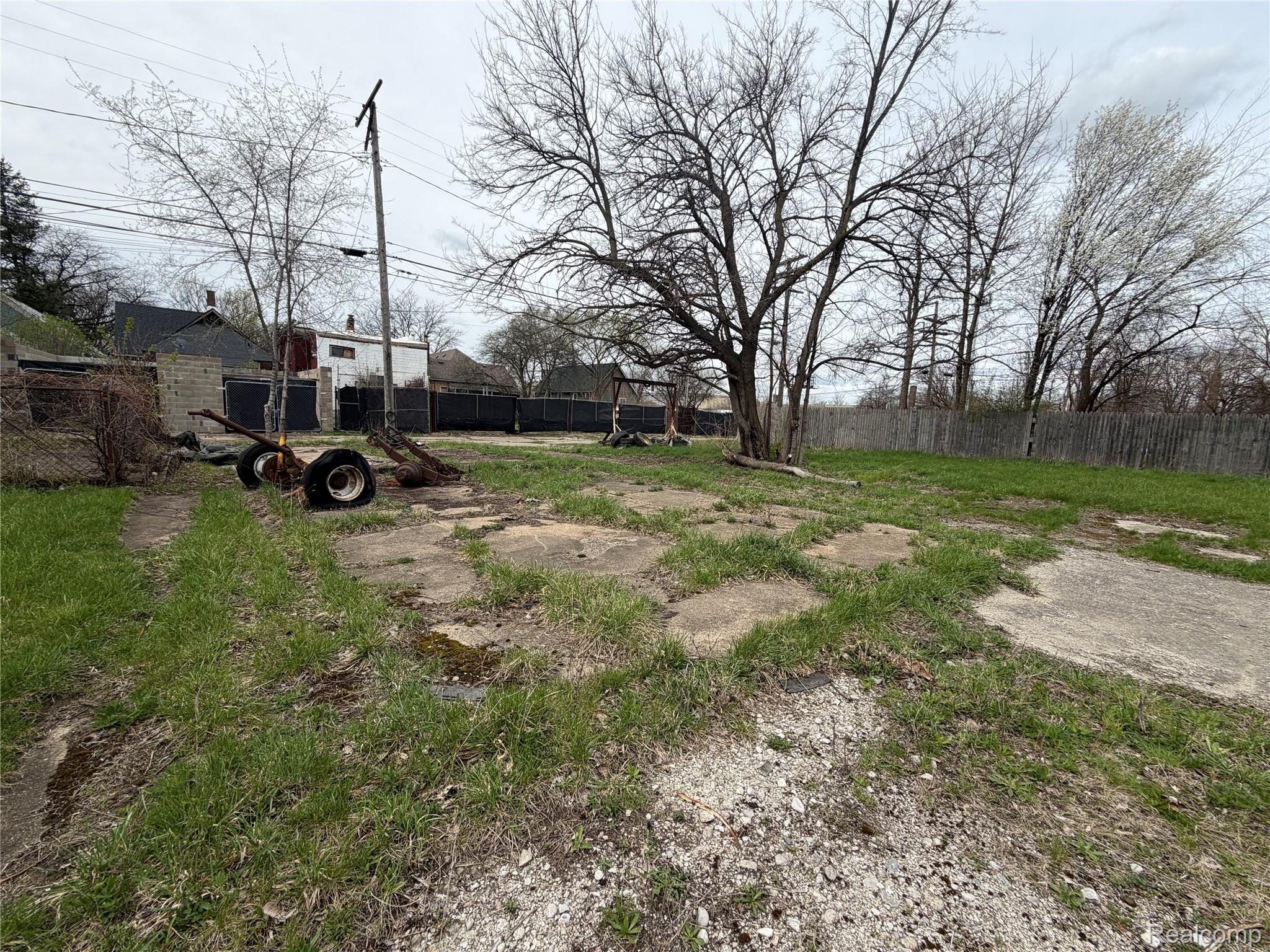 5175 Vermont Street Property Photo 2