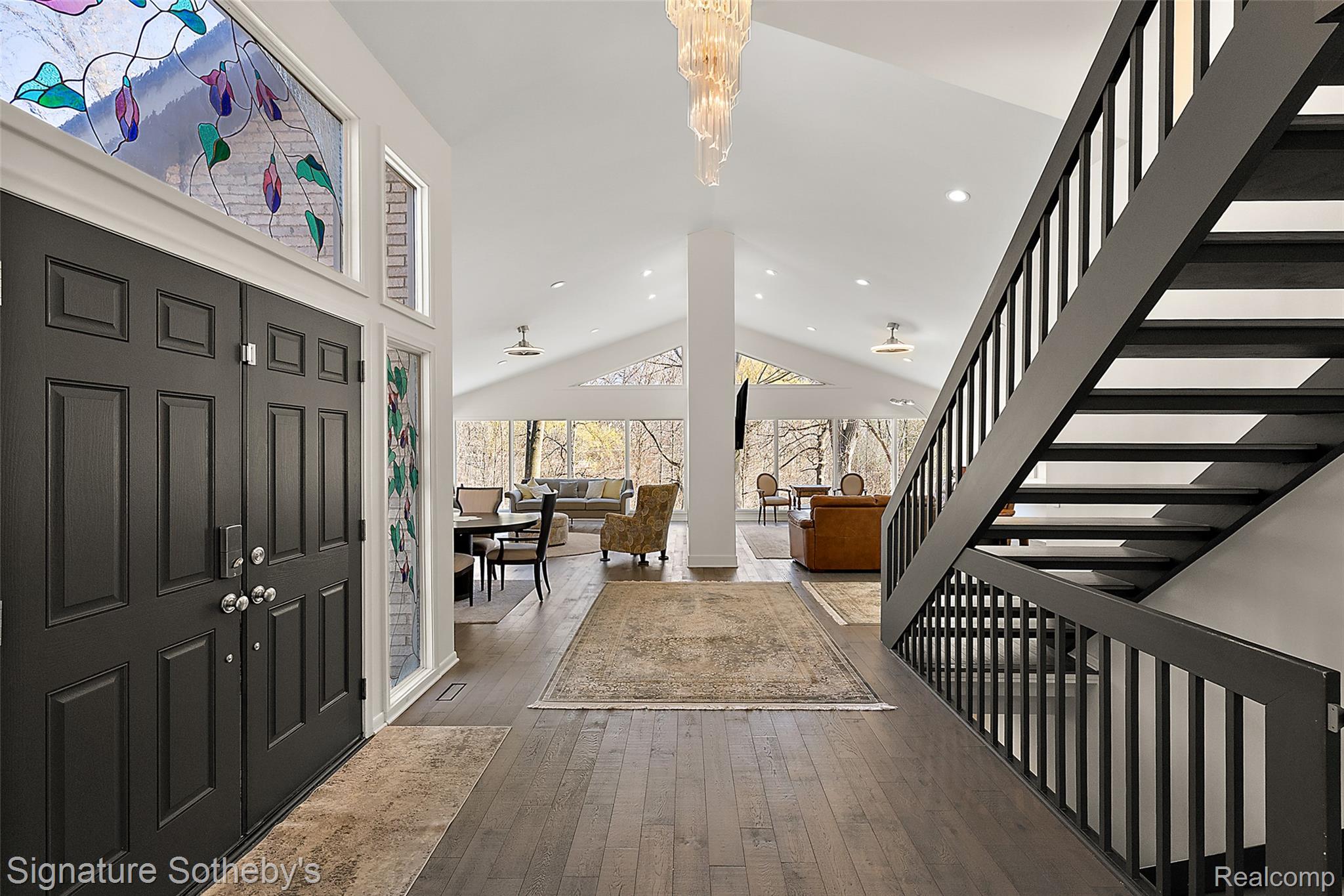 4650 Lahser Road Property Photo 5