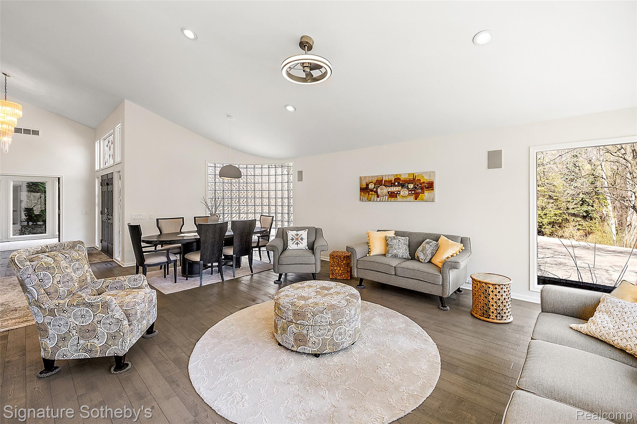 4650 Lahser Road Property Photo 10
