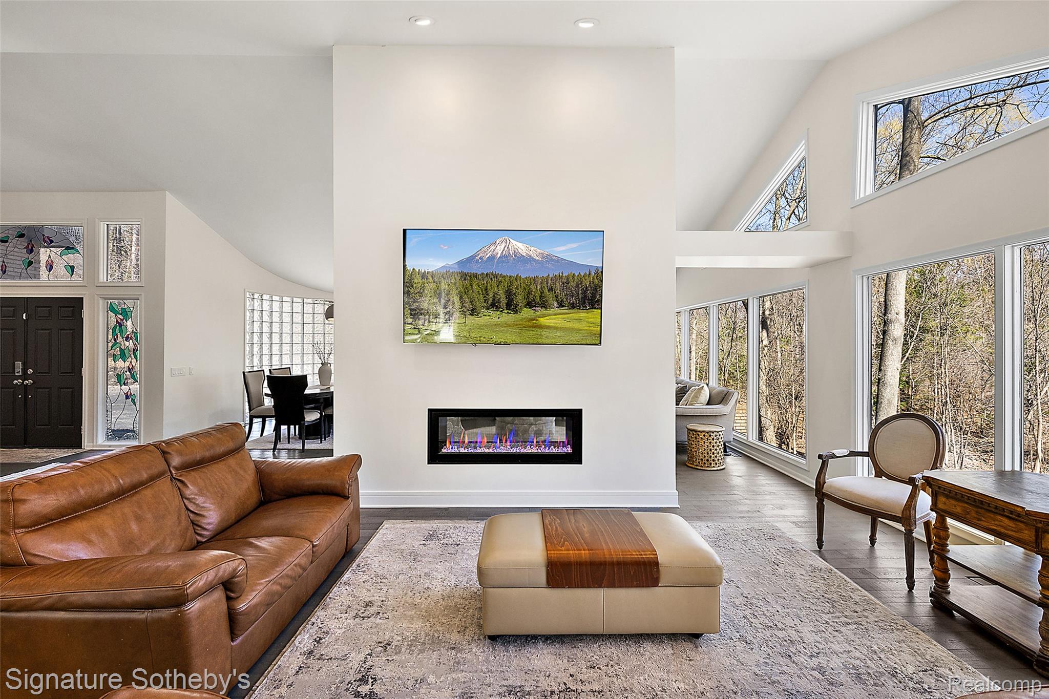 4650 Lahser Road Property Photo 12
