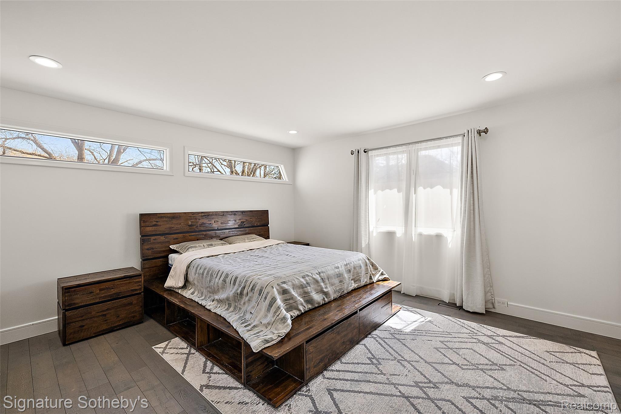 4650 Lahser Road Property Photo 29