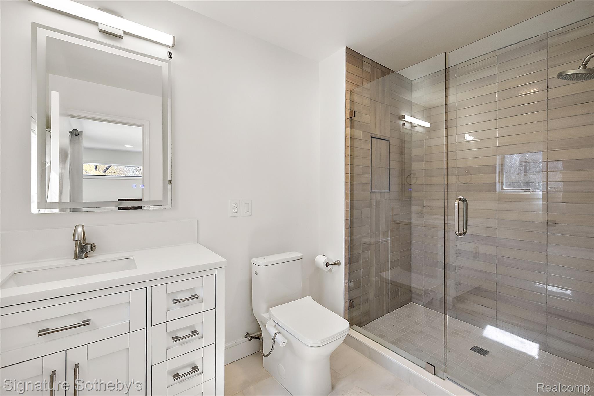 4650 Lahser Road Property Photo 31