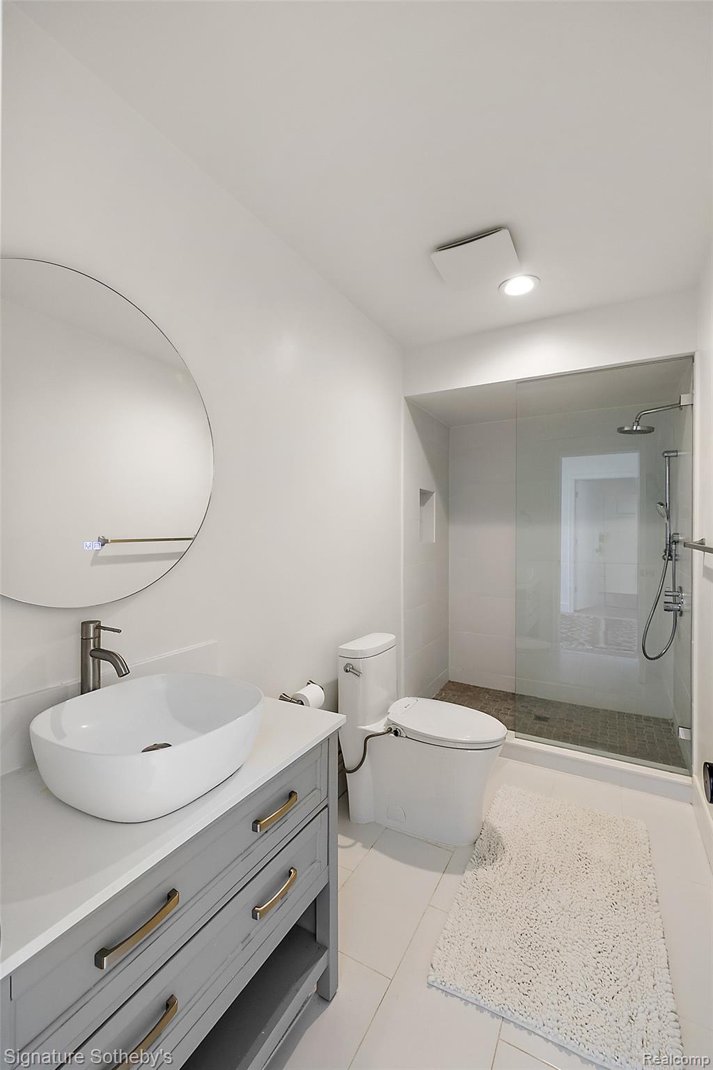 4650 Lahser Road Property Photo 33